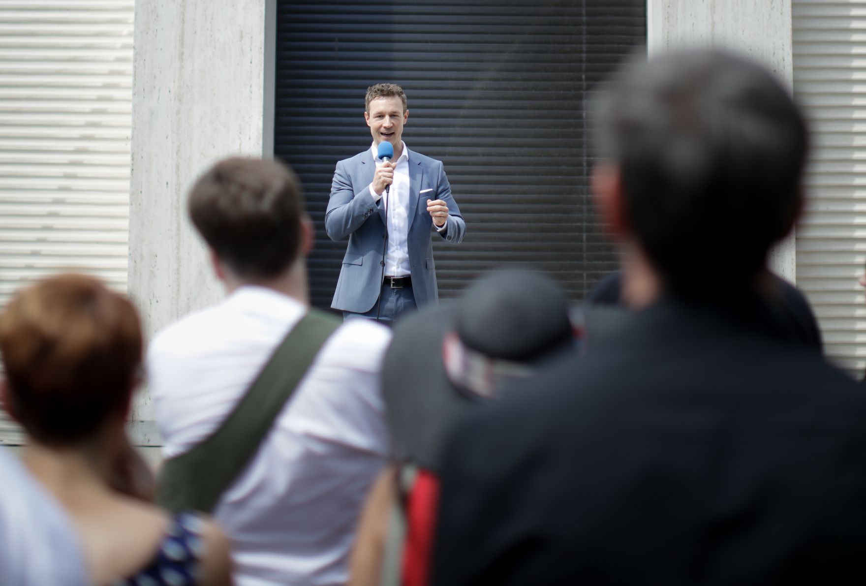 Am 24. Mai 2018 reiste Bundesminister Gernot Bl&uuml;mel (m.) anl&auml;sslich der Ausstellungser&ouml;ffnung im &Ouml;sterreich Pavillon auf der 16. Internationalen Architekturausstellung "La Biennale di Venezia" nach Venedig.