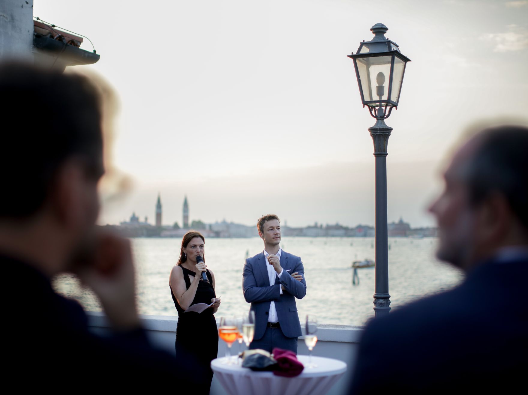 Am 24. Mai 2018 reiste Bundesminister Gernot Bl&uuml;mel anl&auml;sslich der Ausstellungser&ouml;ffnung im &Ouml;sterreich Pavillon auf der 16. Internationalen Architekturausstellung "La Biennale di Venezia" nach Venedig.