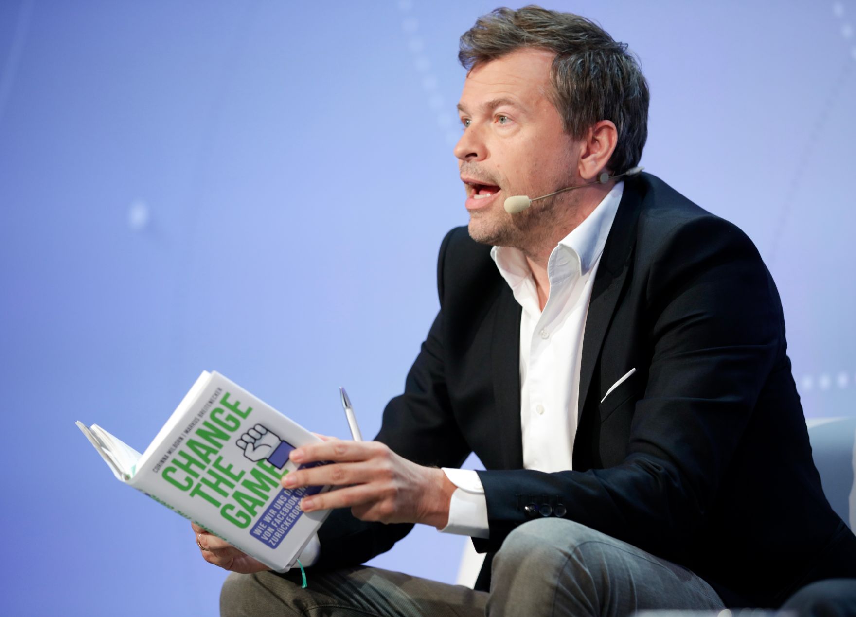 Am 8. Juni 2018 setzte Bundesminister Gernot Bl&uuml;mel seine Teilnahme am medienpolitischen Diskurs "MedienEnquete" fort. Im Bild der Gesch&auml;ftsf&uuml;hrer der Sendergruppe ProSiebenSat.1 PULS4 Markus Breitenecker.