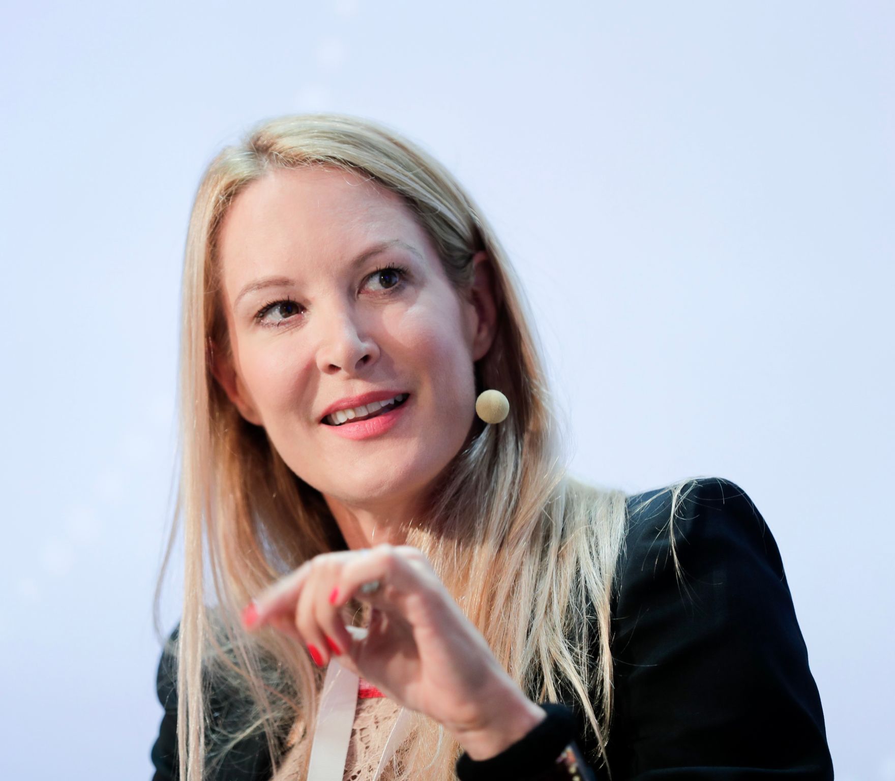 Am 7. Juni 2018 nahm Bundesminister Gernot Bl&uuml;mel am medienpolitischen Diskurs "MedienEnquete" teil. Im Bild die Herausgeberin und Gesch&auml;ftsf&uuml;hrerin der Tageszeitung "Heute" Eva Dichand.