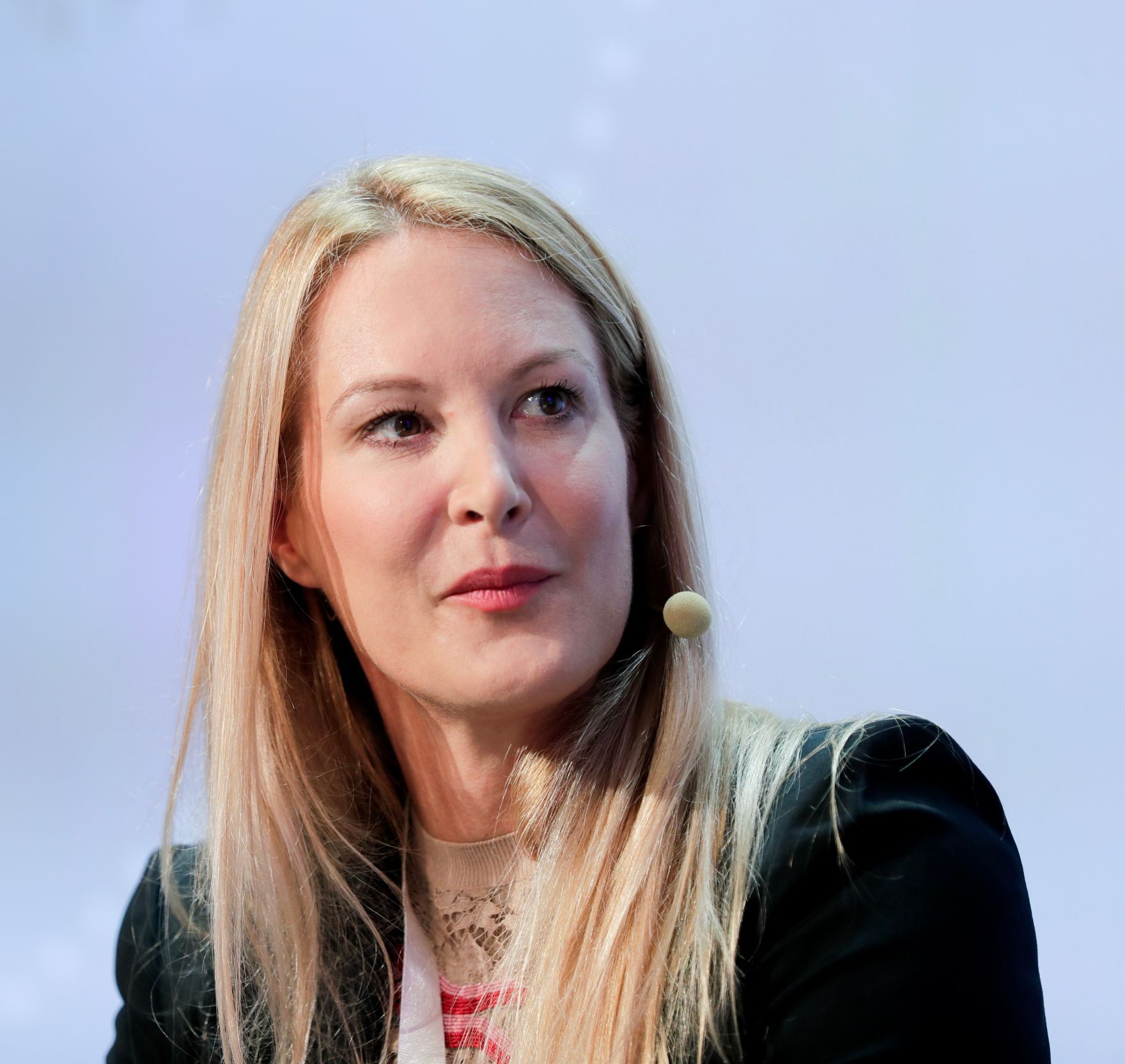 Am 7. Juni 2018 nahm Bundesminister Gernot Bl&uuml;mel am medienpolitischen Diskurs "MedienEnquete" teil. Im Bild die Herausgeberin und Gesch&auml;ftsf&uuml;hrerin der Tageszeitung "Heute" Eva Dichand.