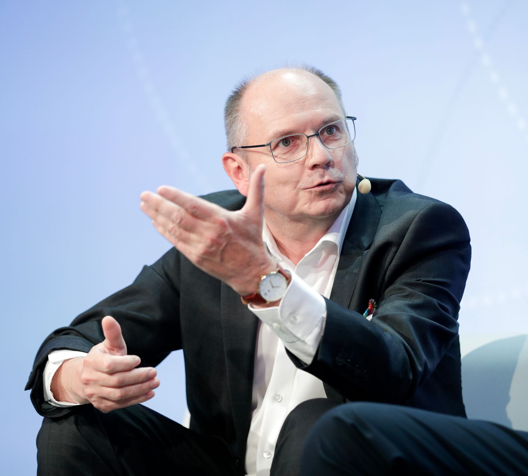 Am 8. Juni 2018 setzte Bundesminister Gernot Bl&uuml;mel seine Teilnahme am medienpolitischen Diskurs "MedienEnquete" fort. Im Bild der Intendant des Privatsenders ServusTV Ferdinand Wegscheider.