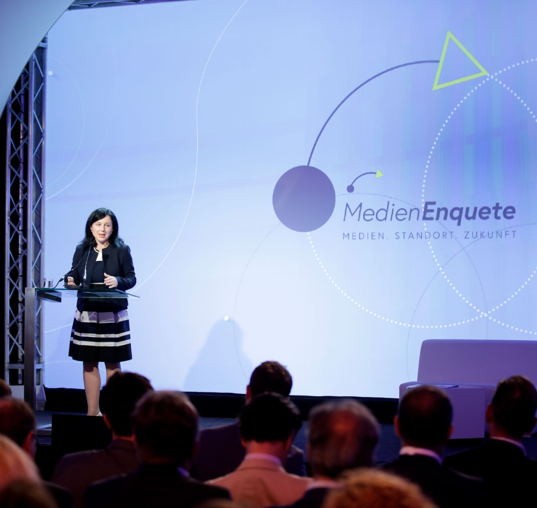 Am 7. Juni 2018 nahm Bundesminister Gernot Bl&uuml;mel am medienpolitischen Diskurs &quot;MedienEnquete&quot; teil. Im Bild die EU-Kommissarin f&uuml;r Justiz, Verbraucherschutz und Gleichstellung Věra Jourov&aacute;.