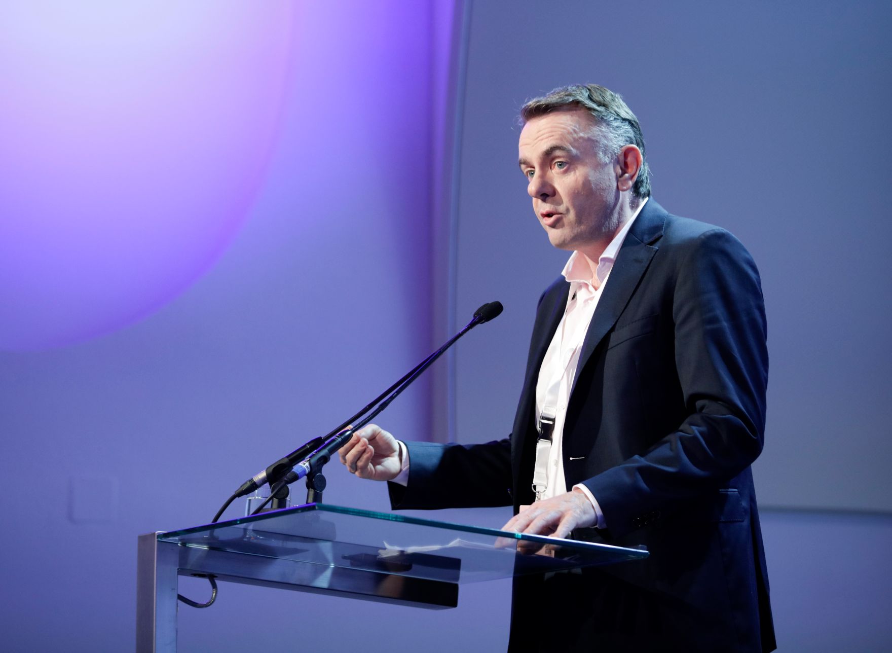 Am 8. Juni 2018 setzte Bundesminister Gernot Bl&uuml;mel seine Teilnahme am medienpolitischen Diskurs "MedienEnquete" fort. Im Bild der Generaldirektor der Europ&auml;ischen Rundfunkunion Noel Curran.