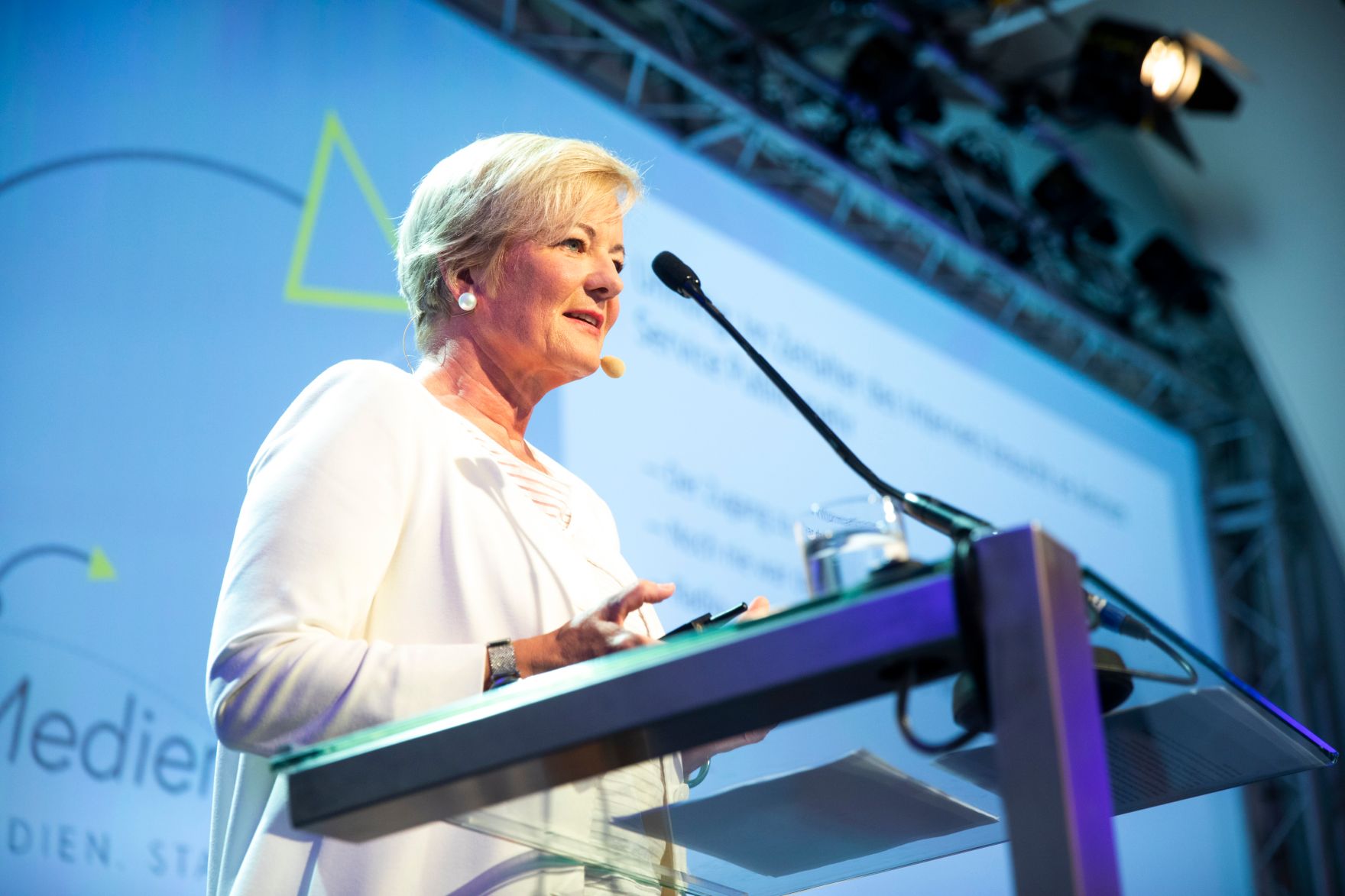 Am 8. Juni 2018 setzte Bundesminister Gernot Bl&uuml;mel seine Teilnahme am medienpolitischen Diskurs &quot;MedienEnquete&quot; fort. Im Bild die Verwaltungsr&auml;tin Ingrid Deltenre.