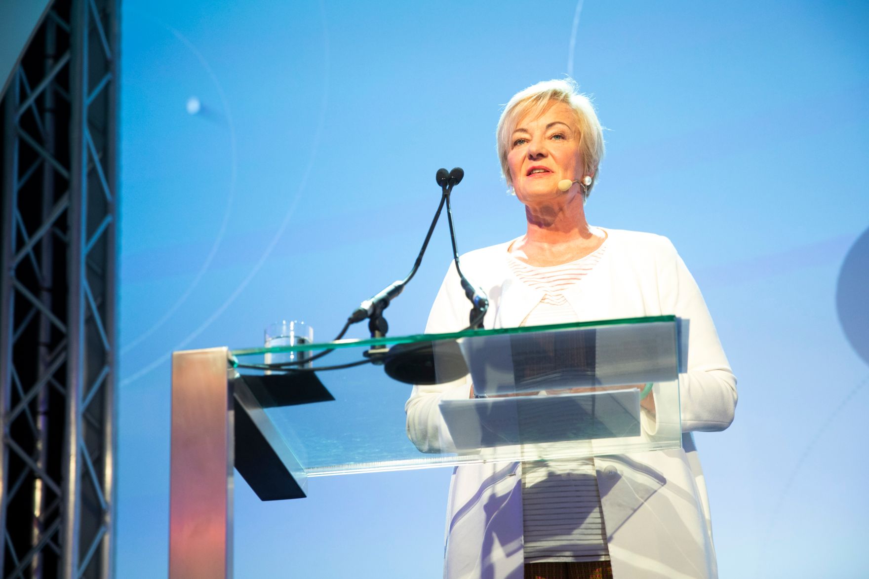 Am 8. Juni 2018 setzte Bundesminister Gernot Bl&uuml;mel seine Teilnahme am medienpolitischen Diskurs &quot;MedienEnquete&quot; fort. Im Bild die Verwaltungsr&auml;tin Ingrid Deltenre.