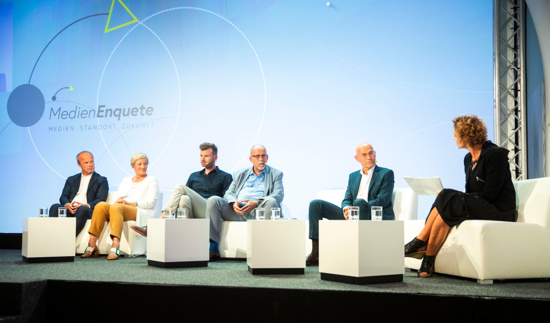 Am 8. Juni 2018 setzte Bundesminister Gernot Bl&uuml;mel seine Teilnahme am medienpolitischen Diskurs &quot;MedienEnquete&quot; fort.