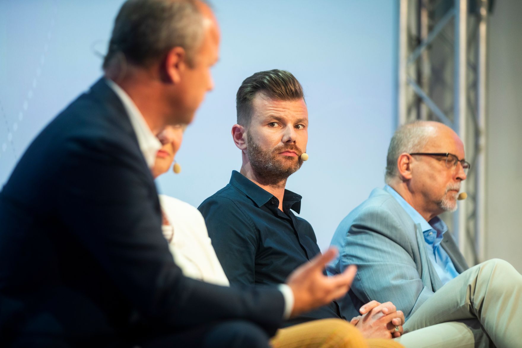 Am 8. Juni 2018 setzte Bundesminister Gernot Bl&uuml;mel seine Teilnahme am medienpolitischen Diskurs &quot;MedienEnquete&quot; fort. Im Bild die Verwaltungsr&auml;tin Ingrid Deltenre (2.v.l.), der CEO der Vice D-A-CH-Holding Stefan H&auml;ckel (2.v.r.), der Vorstandsvorsitzende der Styria Media Group AG Markus Mair (l.) und der Vorstandsvorsitzende des Verbandes &ouml;sterreichischer Privatsender Ernst Swoboda (r.).