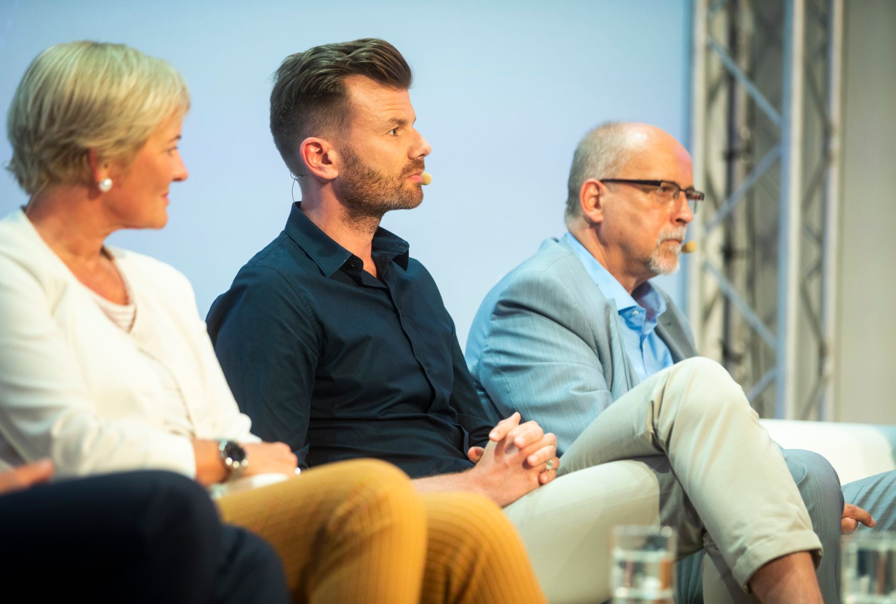 Am 8. Juni 2018 setzte Bundesminister Gernot Bl&uuml;mel seine Teilnahme am medienpolitischen Diskurs "MedienEnquete" fort. Im Bild die Verwaltungsr&auml;tin Ingrid Deltenre (l.), der CEO der Vice D-A-CH-Holding Stefan H&auml;ckel (m.) und der Vorstandsvorsitzende des Verbandes &ouml;sterreichischer Privatsender Ernst Swoboda (r.).