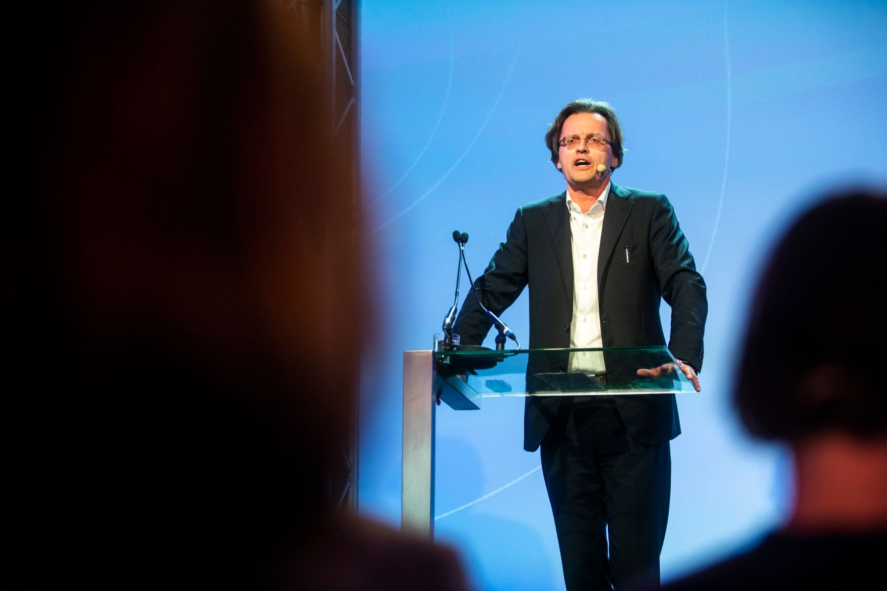 Am 8. Juni 2018 setzte Bundesminister Gernot Bl&uuml;mel seine Teilnahme am medienpolitischen Diskurs "MedienEnquete" fort. Im Bild der Professor f&uuml;r Medienwissenschaft an der Universit&auml;t T&uuml;bingen Bernhard P&ouml;rksen.