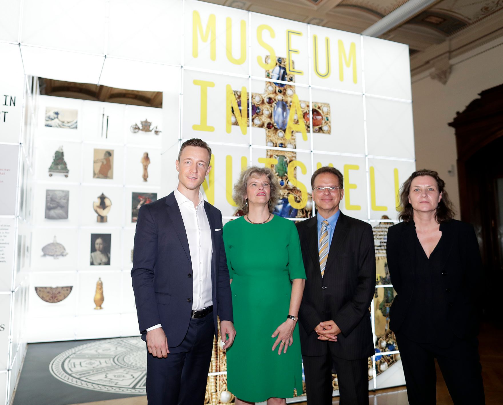 Am 25. Juni 2018 nahm Bundesminister Gernot Bl&uuml;mel (l.) an der Pressekonferenz zum Kulturprogramm des &ouml;sterreichischen EU-Ratsvorsitzes teil. Im Bild mit der Generaldirektorin des Kunsthistorischen Museums Sabine Haag (2.v.l.), der Regisseurin Jacqueline Kornm&uuml;ller (r.) und dem Vize-Vorstand der Wiener Philharmoniker Alexander Steinberger (2.v.r.).