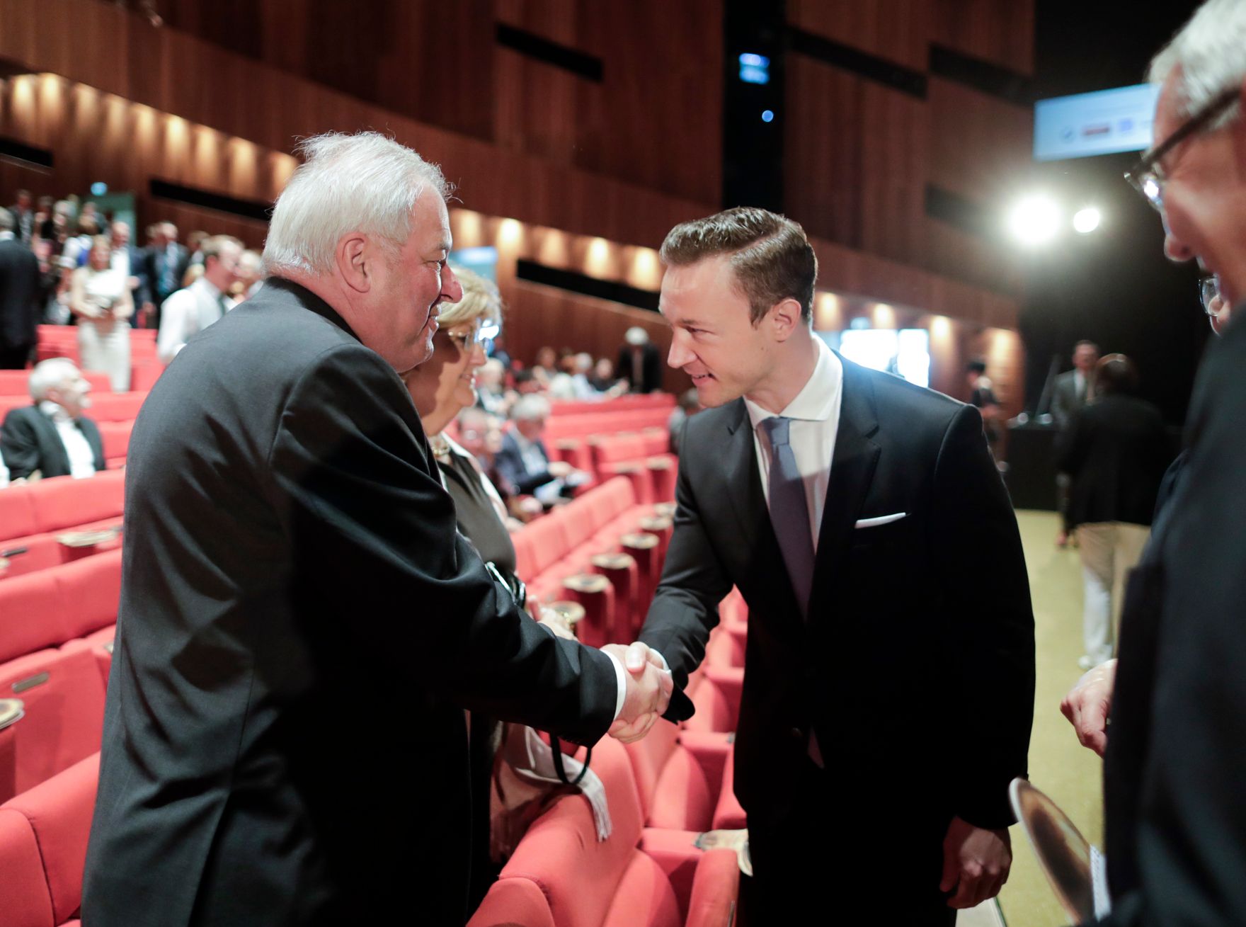 Am 18. Juli 2018 reiste Bundesminister Gernot Bl&uuml;mel (r.) anl&auml;sslich der Er&ouml;ffnung der Bregenzer Festspiele nach Bregenz.