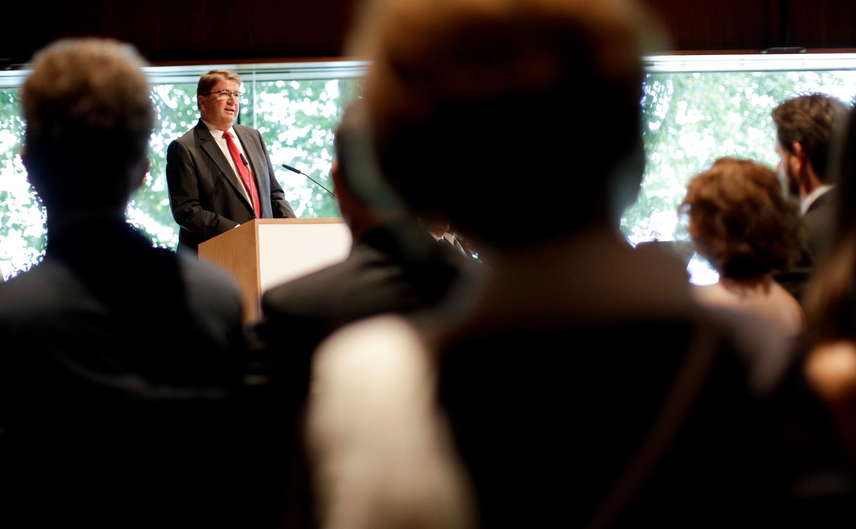 Am 18. Juli 2018 reiste Bundesminister Gernot Bl&uuml;mel anl&auml;sslich der Er&ouml;ffnung der Bregenzer Festspiele nach Bregenz. Im Bild bei der &Uuml;berreichung der Urkunden der Berufstitel Professorin und Professor.