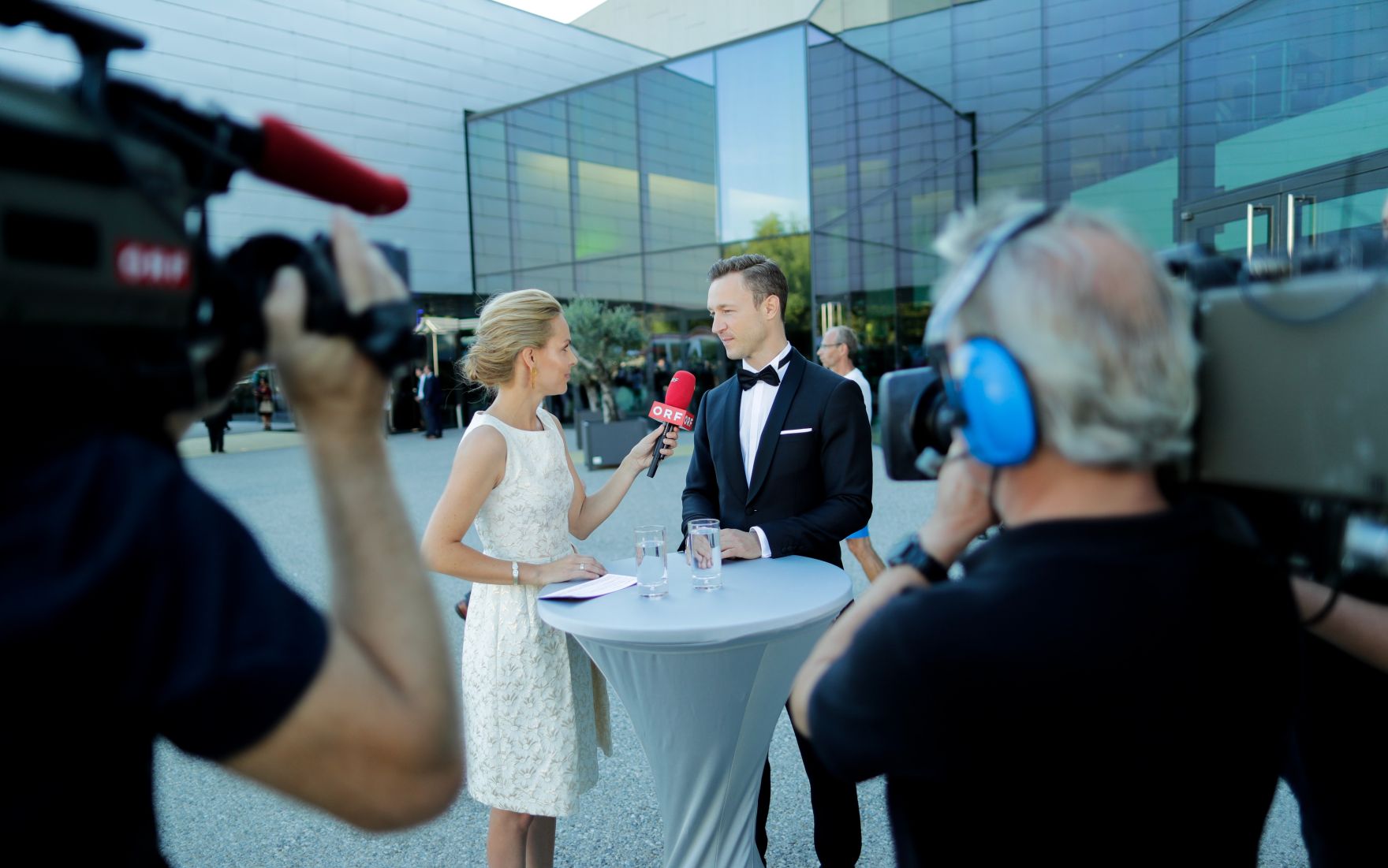 Am 18. Juli 2018 reiste Bundesminister Gernot Bl&uuml;mel (r.) anl&auml;sslich der Er&ouml;ffnung der Bregenzer Festspiele nach Bregenz.