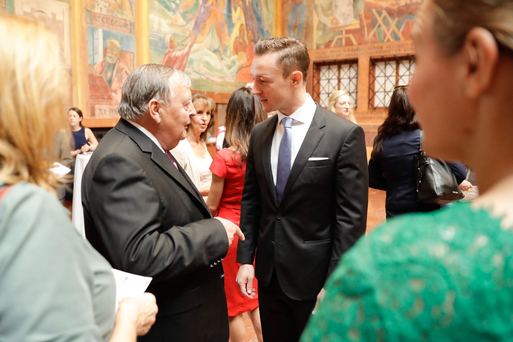 Am 27. Juli 2018 setzte Bundesminister Gernot Bl&uuml;mel (r.) seine Reise nach Salzburg anl&auml;sslich der Er&ouml;ffnung der Salzburger Festspiele fort.