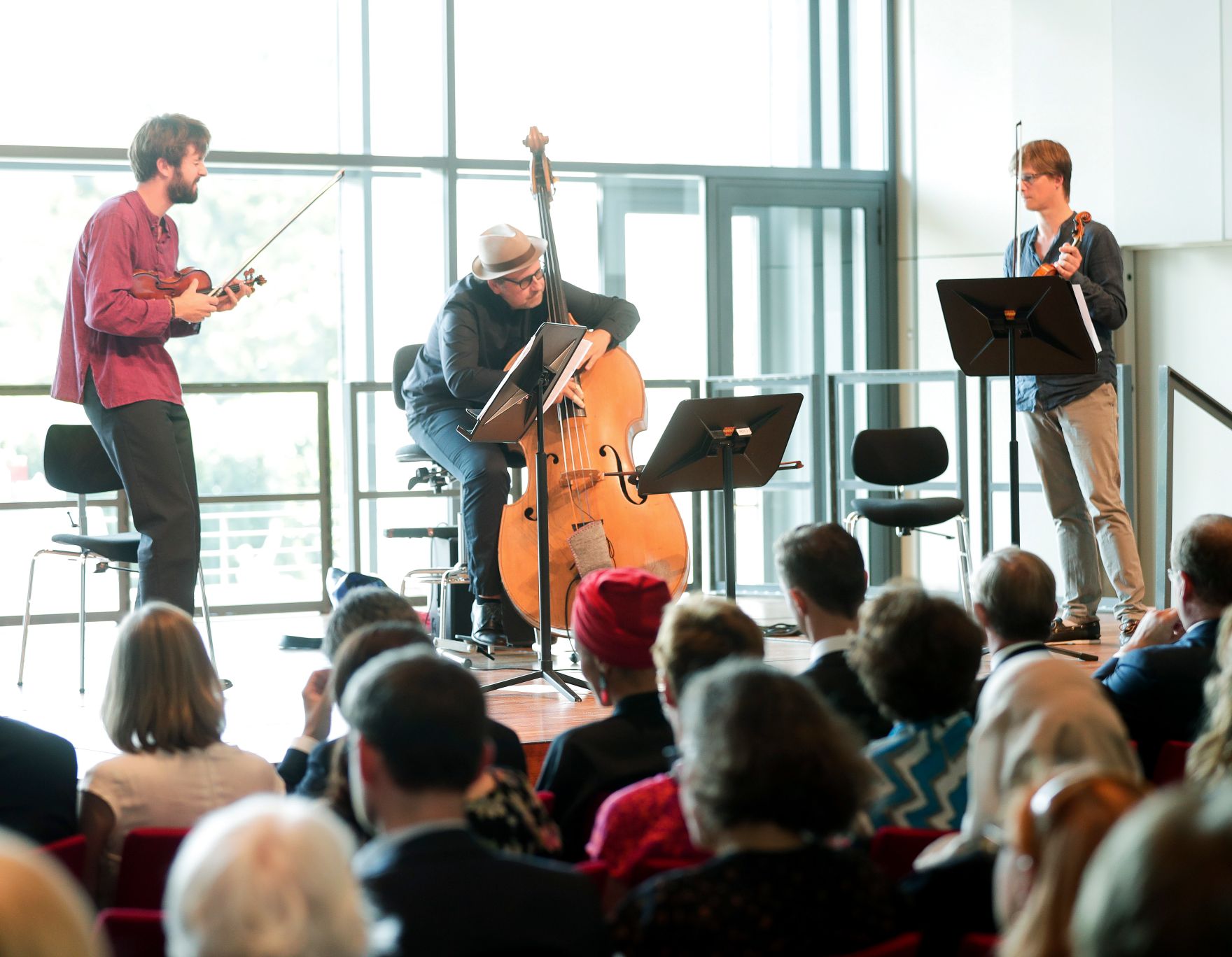 Am 27. Juli 2018 setzte Bundesminister Gernot Bl&uuml;mel seine Reise nach Salzburg anl&auml;sslich der Er&ouml;ffnung der Salzburger Festspiele fort. Im Bild bei der Verleihung des &Ouml;sterreichischen Staatspreises f&uuml;r europ&auml;ische Literatur an die Schriftstellerin Zadie Smith.