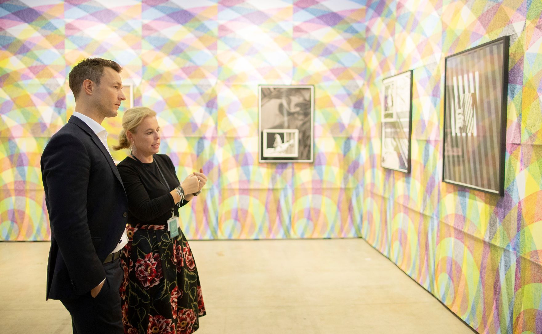 Am 26. September 2018 besuchte Bundesminister Gernot Bl&uuml;mel (l.) die viennacontemporary, &Ouml;sterreichs internationale Kunstmesse in der Marx Halle Wien.