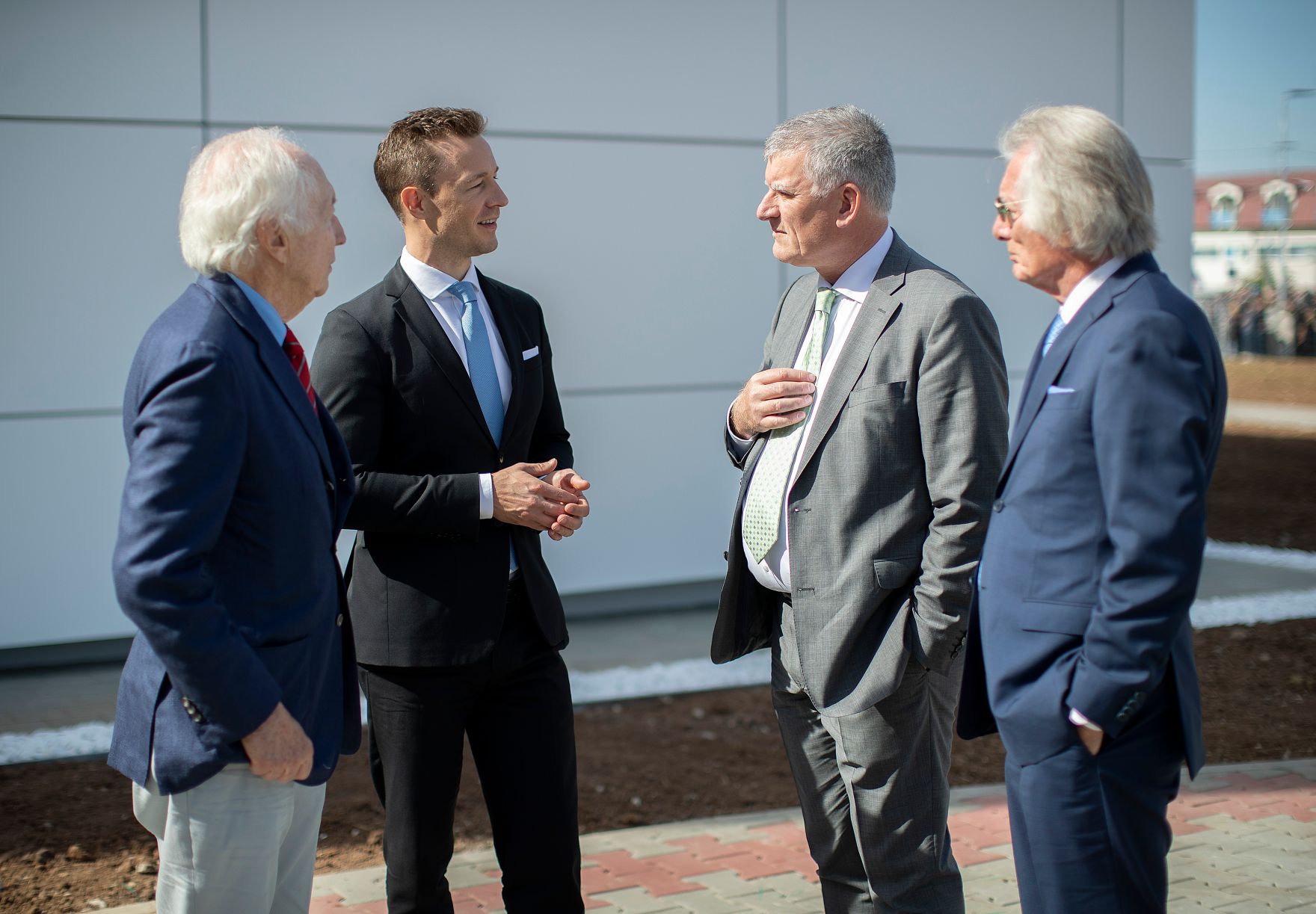 Am 28. September 2018 reiste Bundesminister Gernot Bl&uuml;mel (2.v.l.) nach Serbien.