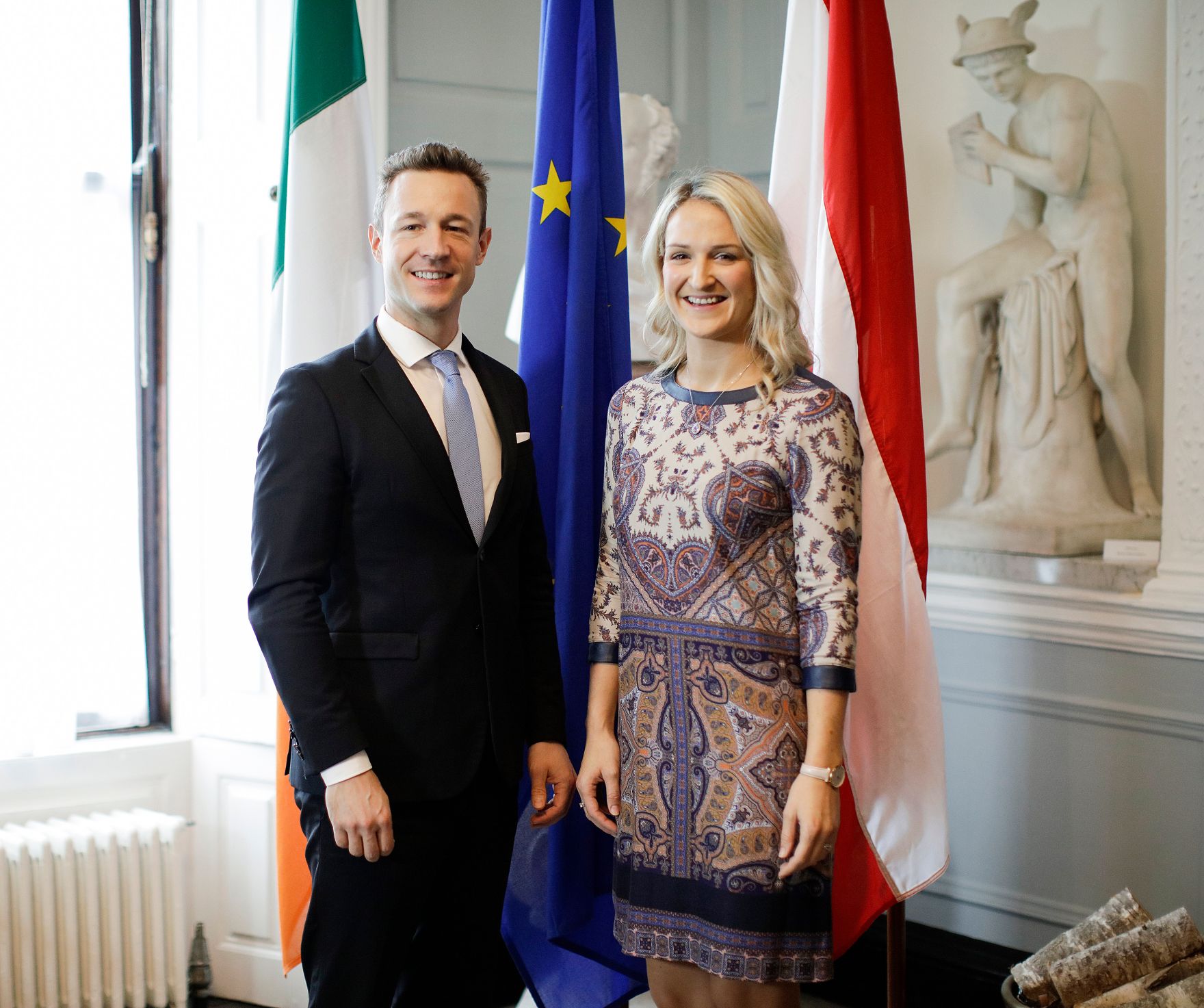 Am 12. Oktober 2018 reiste Bundesminister Gernot Bl&uuml;mel (l.) anl&auml;sslich eines Arbeitsbesuchs nach Dublin. Im Bild mit der Staatsministerin f&uuml;r Europ&auml;ische Angelegenheiten Helen McEntee (r.).
