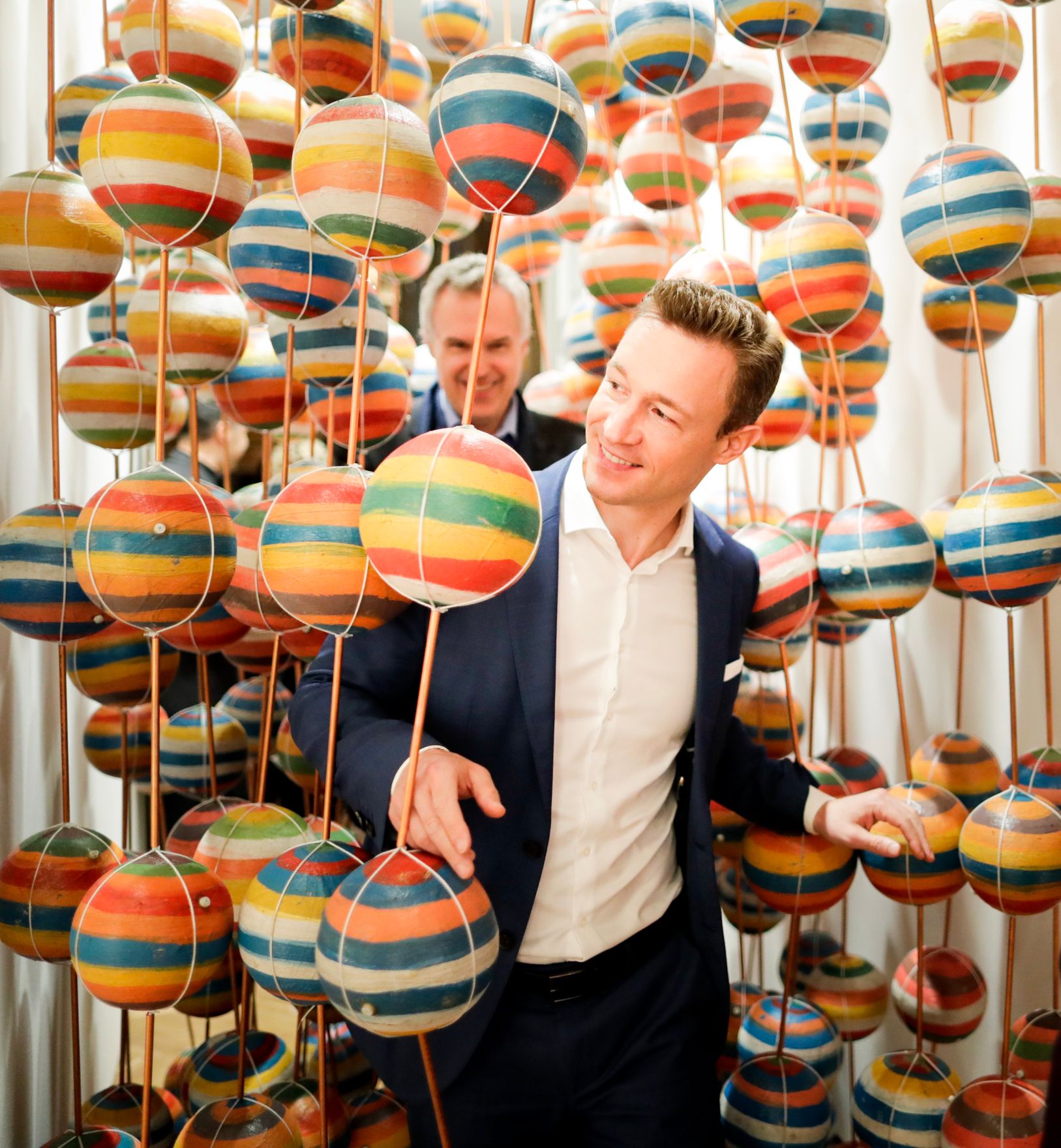 Am 23. Oktober 2018 nahm Bundesminister Gernot Bl&uuml;mel (im Bild) an der Ausstellungser&ouml;ffnung &quot;SAGMEISTER &amp; WALSH: Beauty&quot; im Museum f&uuml;r angewandte Kunst teil.