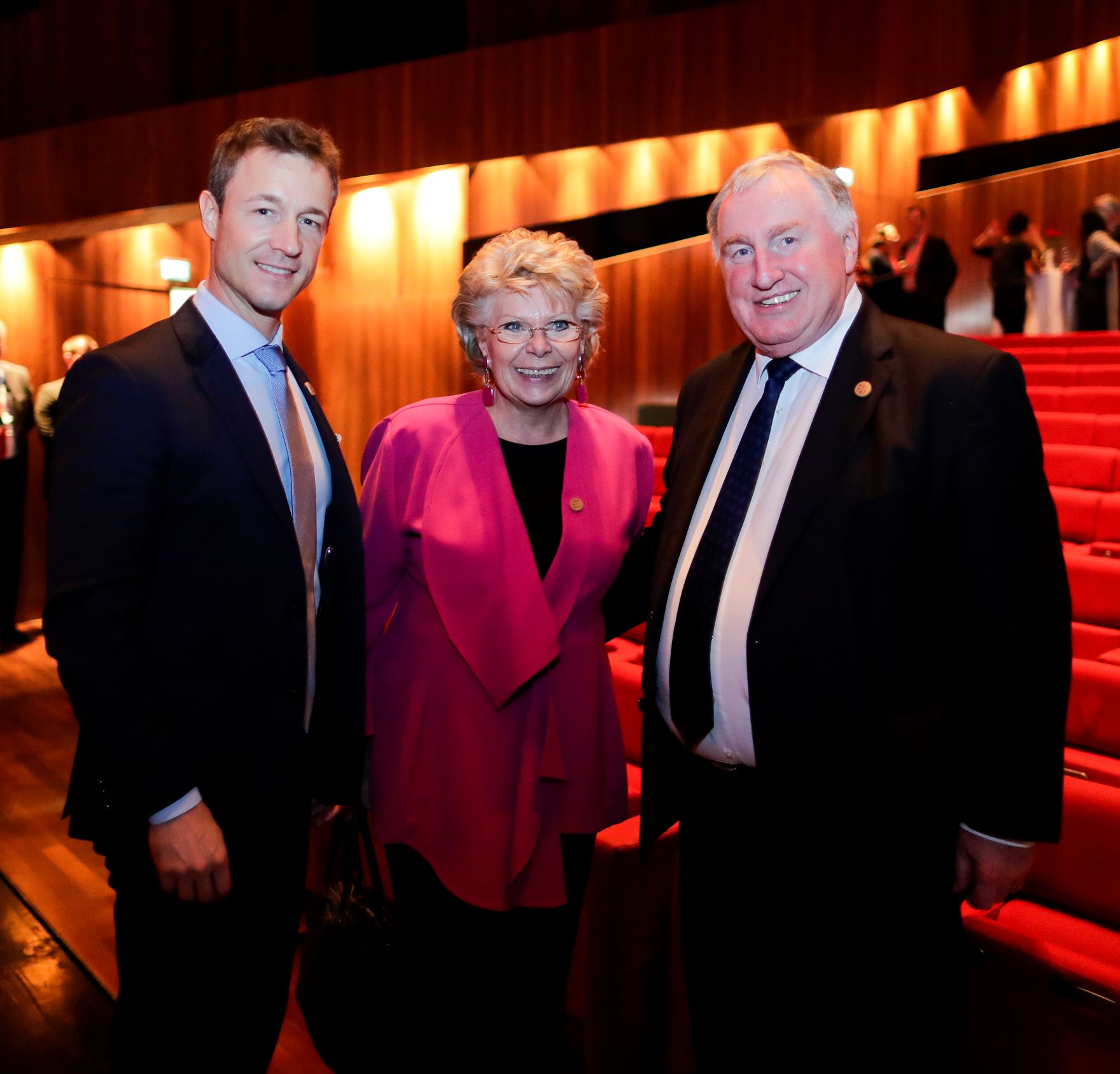 Am 15. November 2018 nahm Bundesminister Gernot Bl&uuml;mel (l.) an der Subsidiarit&auml;tskonferenz in Bregenz teil. Im Bild mit der ehemaligen Vizepr&auml;sidentin der Europ&auml;ischen Kommission Viviane Reding (m.) und dem Pr&auml;sidenten des Europ&auml;ischen Ausschusses der Regionen Karl-Heinz Lambertz (r.).
