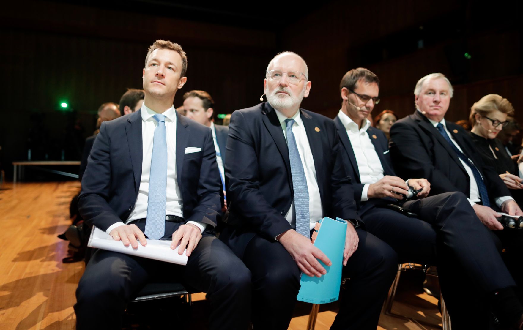Am 16. November 2018 setzte Bundesminister Gernot Bl&uuml;mel (l.) seine Teilnahme an der Subsidiarit&auml;tskonferenz in Bregenz fort. Im Bild mit EU-Kommissar Frans Timmermans (2.v.l.) und dem Landeshauptmann Vorarlbergs Markus Wallner (3.v.l.).