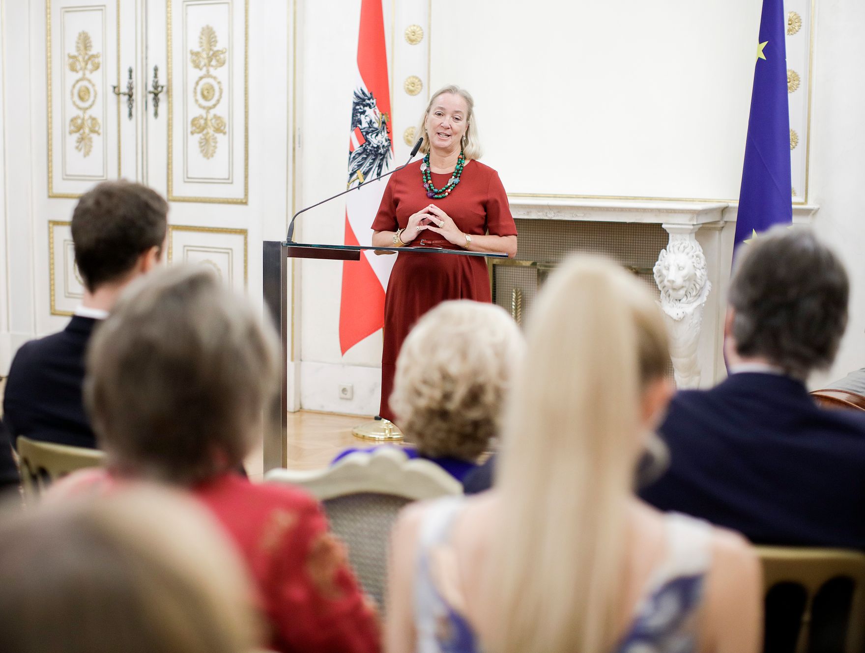 Am 23. November 2018 &uuml;berreichte Bundesminister Gernot Bl&uuml;mel das &Ouml;sterreichische Ehrenkreuz f&uuml;r Wissenschaft und Kunst an Heidi Go&euml;ss-Horten. Im Bild die Laudatorin Agnes Husslein-Arco.