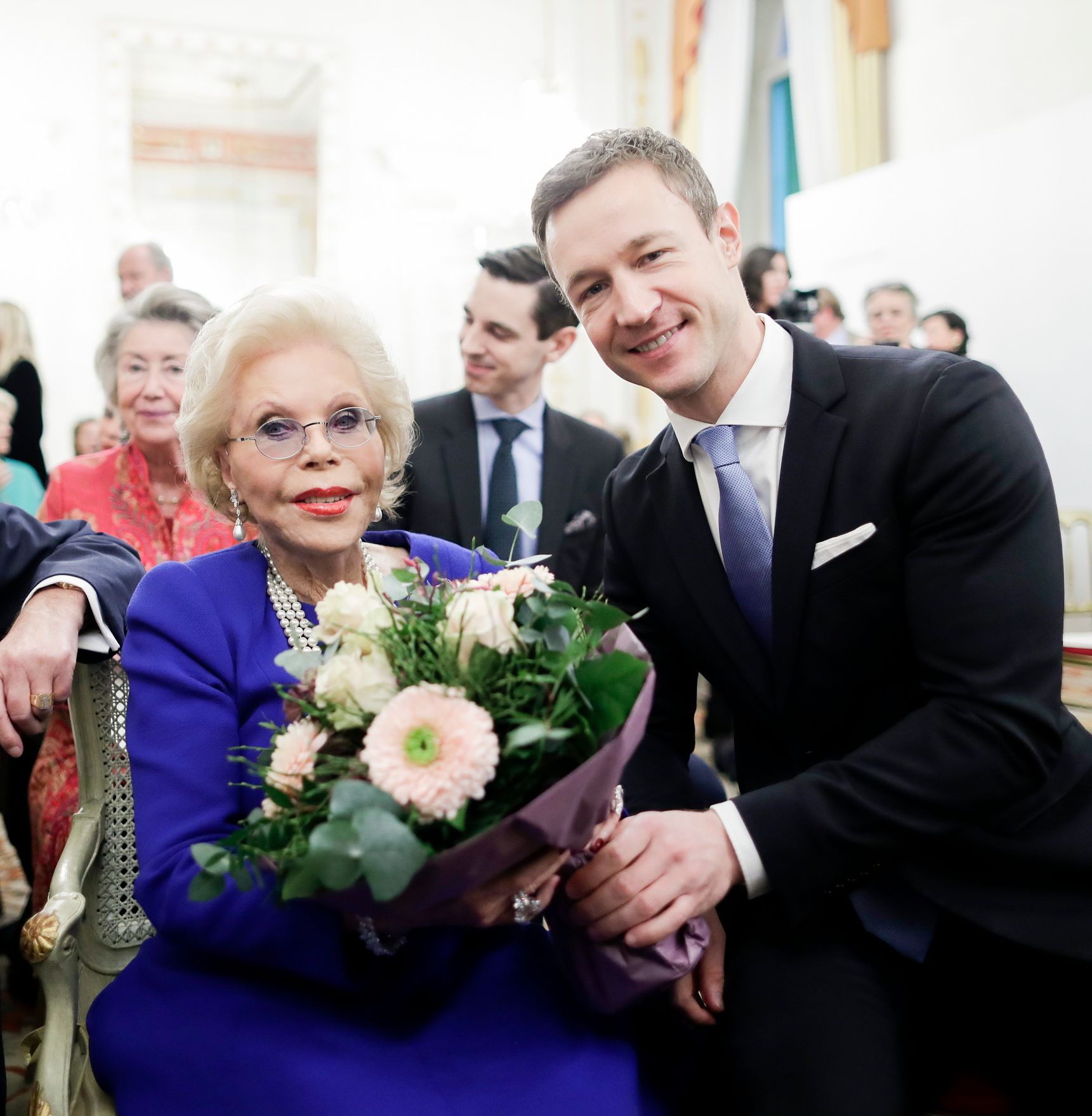Am 23. November 2018 &uuml;berreichte Bundesminister Gernot Bl&uuml;mel (r.) das &Ouml;sterreichische Ehrenkreuz f&uuml;r Wissenschaft und Kunst an Heidi Go&euml;ss-Horten (l.).