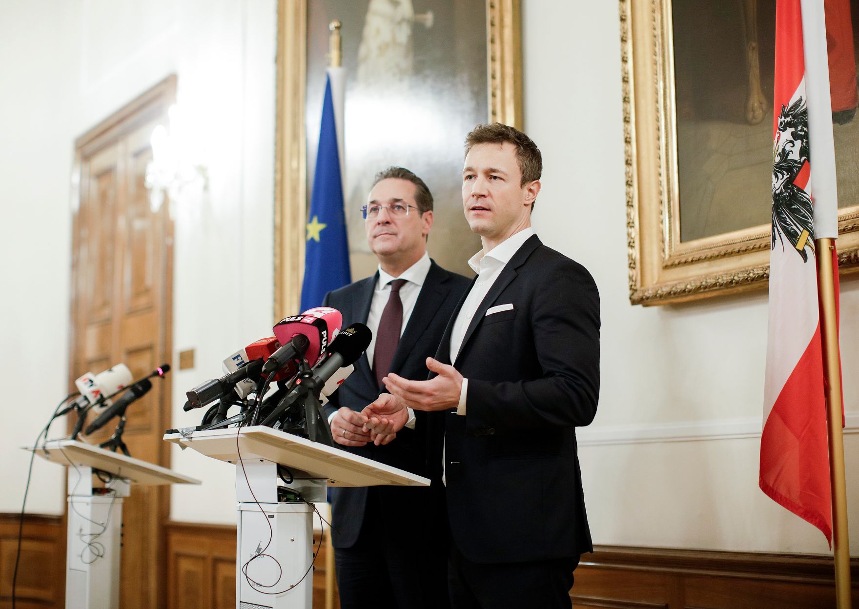 Am 29. November 2018 luden Bundesminister Gernot Bl&uuml;mel (r.) und Vizekanzler Heinz-Christian Strache (l.) zu den ersten &bdquo;Fernsehgespr&auml;chen&ldquo; mit den Verantwortlichen der TV-Sender.