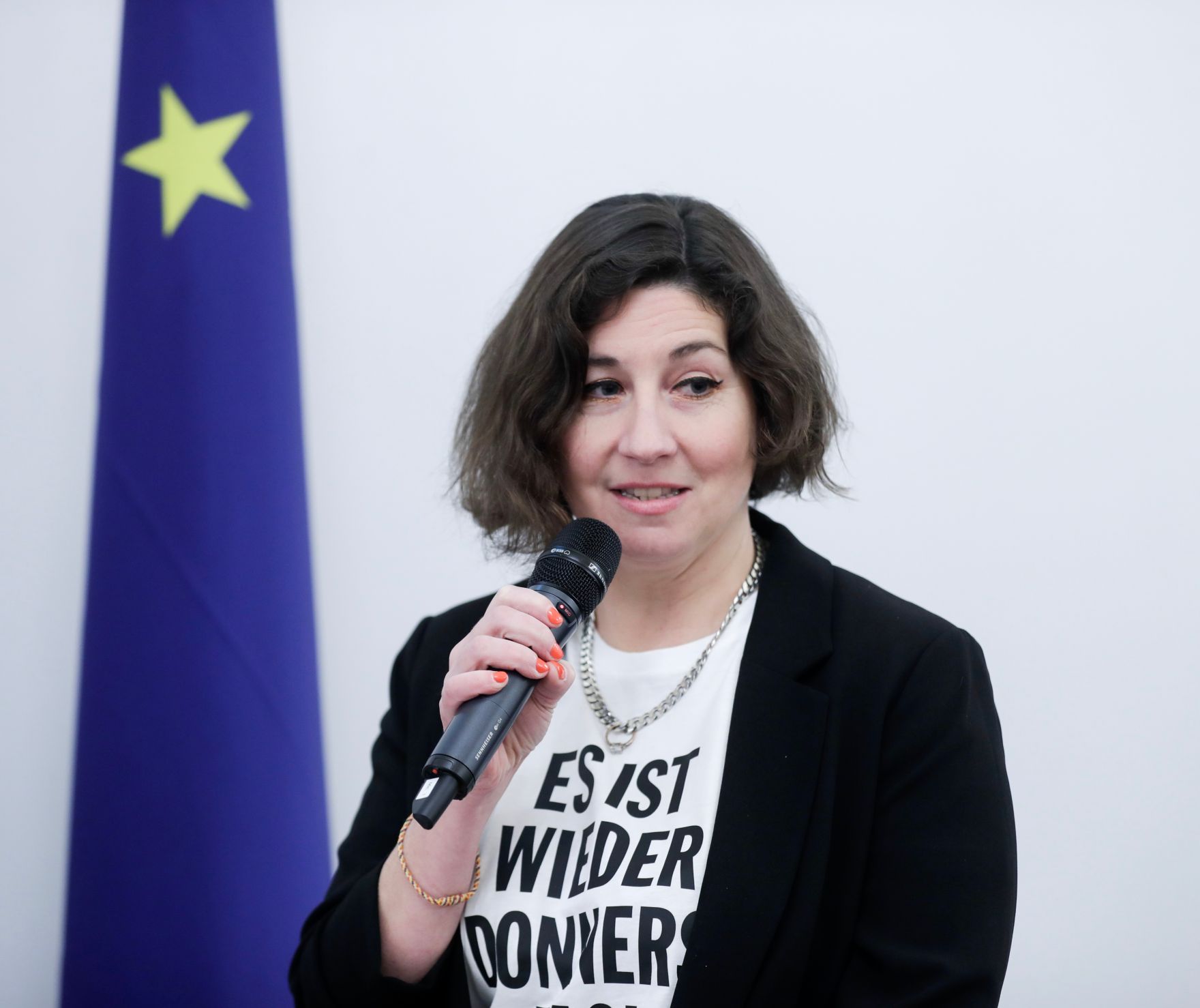 Am 29. November 2018 nahm Bundesminister Gernot Bl&uuml;mel an der Verleihung der &quot;outstanding artist awards&quot; im Bundeskanzleramt teil.