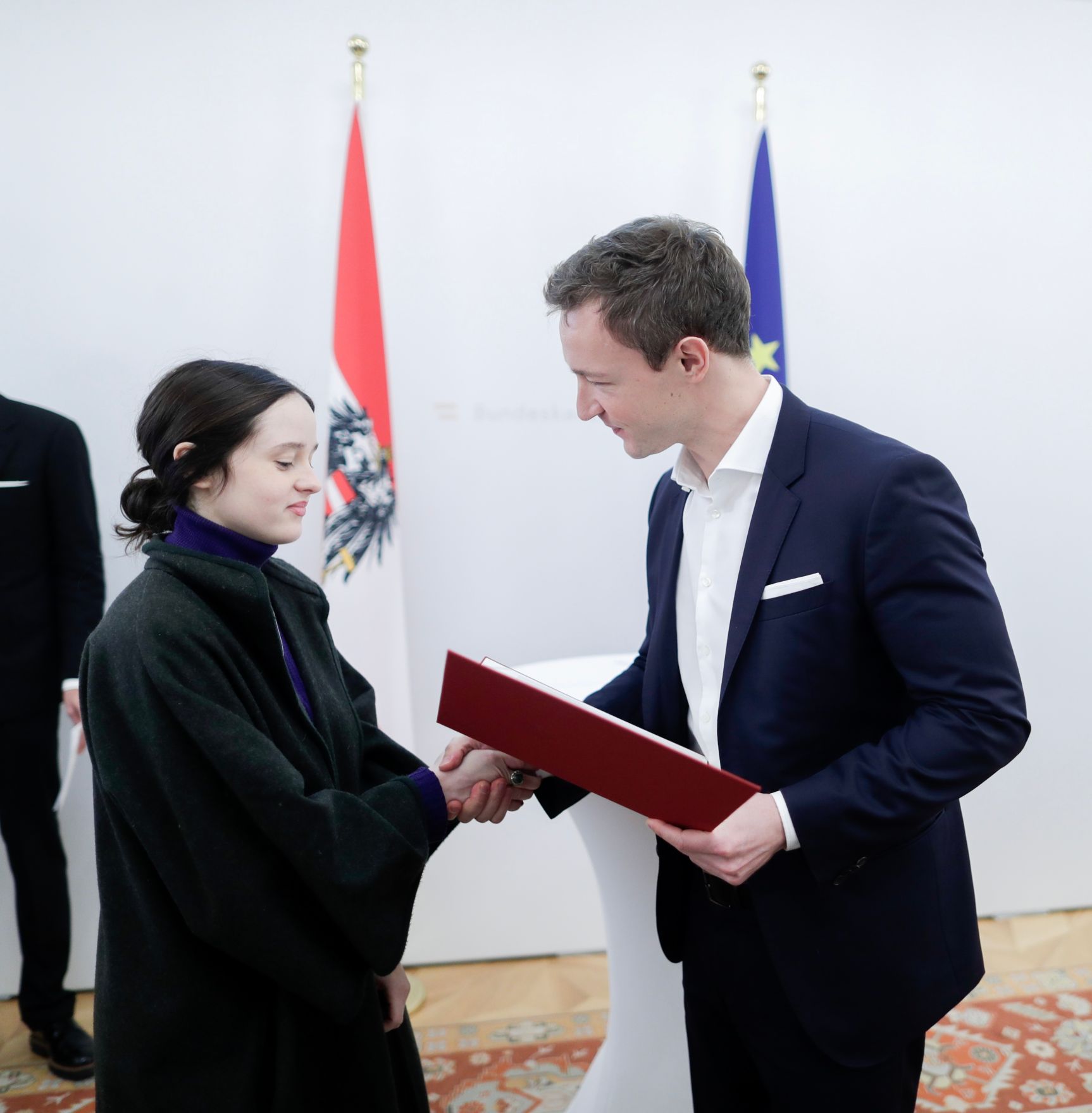 Am 29. November 2018 nahm Bundesminister Gernot Bl&uuml;mel (r.) an der Verleihung der &quot;outstanding artist awards&quot; im Bundeskanzleramt teil.
