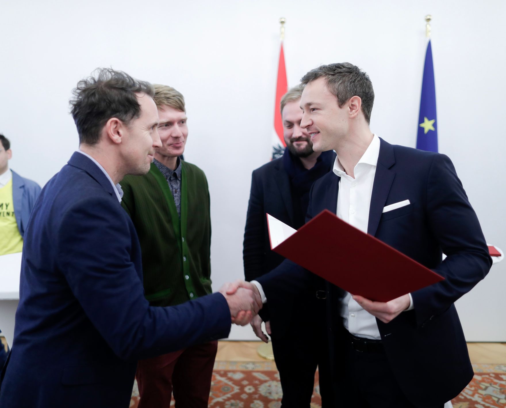 Am 29. November 2018 nahm Bundesminister Gernot Bl&uuml;mel (r.) an der Verleihung der &quot;outstanding artist awards&quot; im Bundeskanzleramt teil.