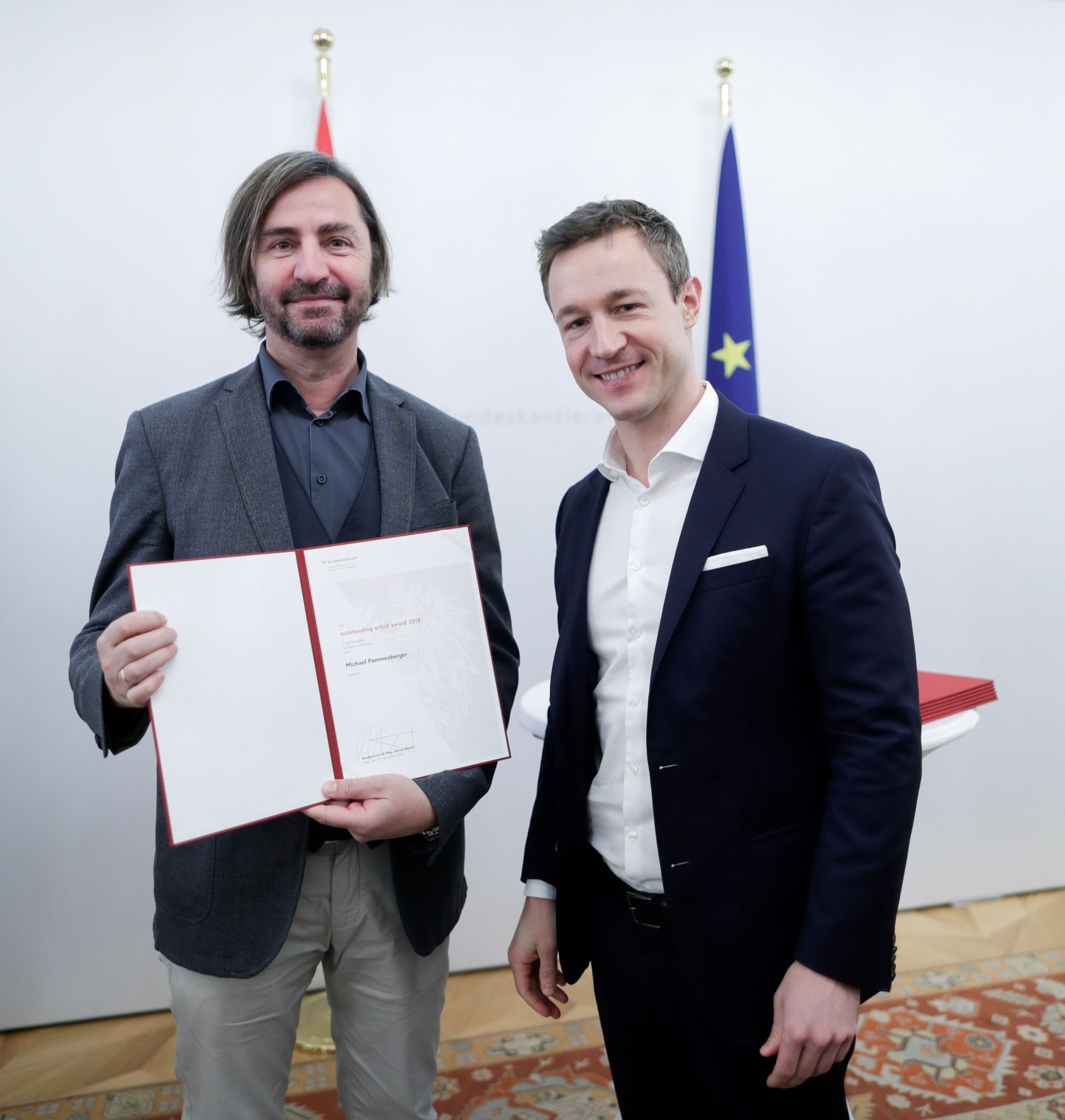 Am 29. November 2018 nahm Bundesminister Gernot Bl&uuml;mel (r.) an der Verleihung der &quot;outstanding artist awards&quot; im Bundeskanzleramt teil.