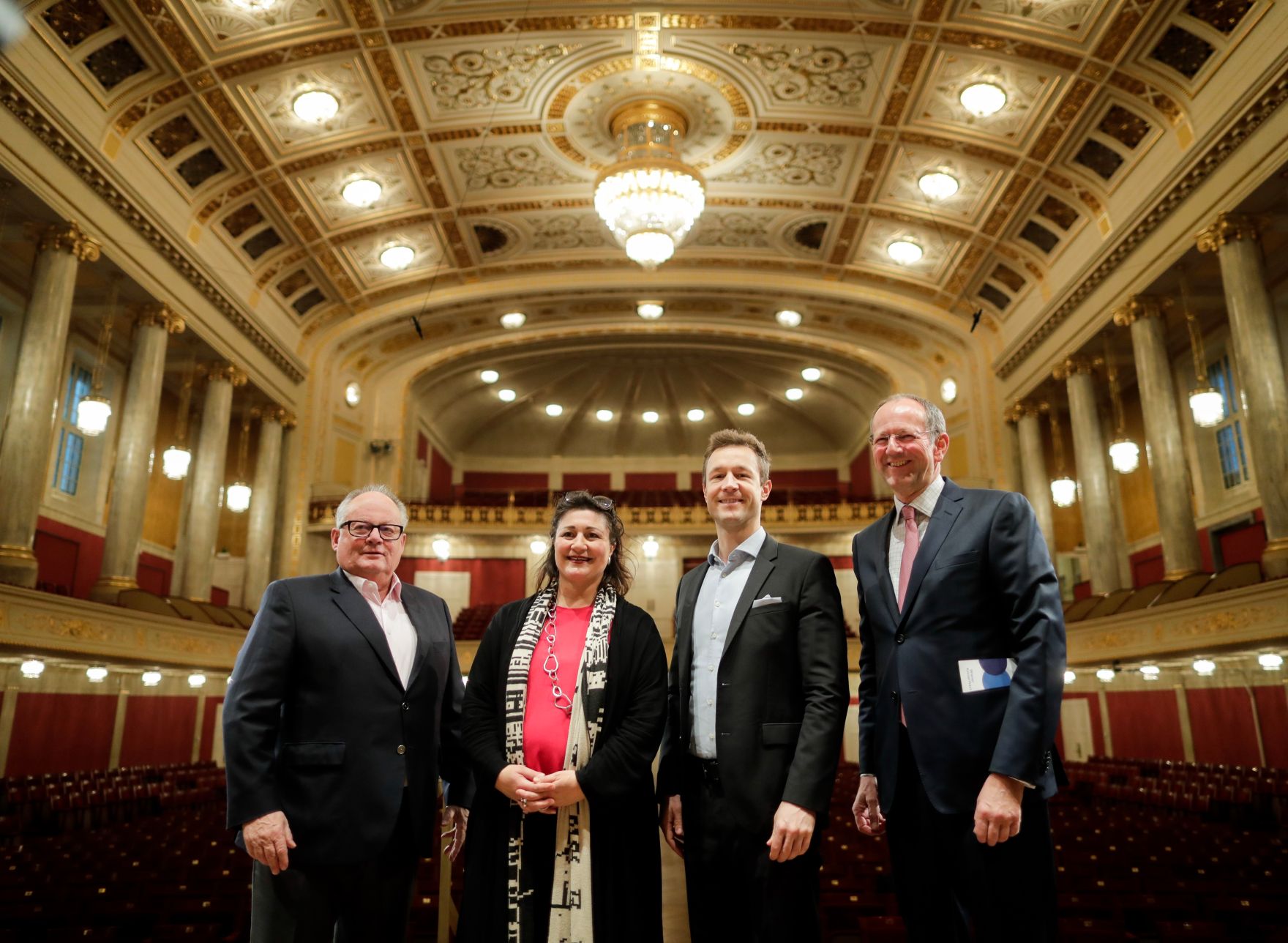 Am 5. Dezember 2018 nahm Bundesminister Gernot Bl&uuml;mel (2.v.r.) am Medientermin zur Entschuldung des Wiener Konzerthauses teil. Im Bild mit dem Pr&auml;sidiumspr&auml;sidenten des Wiener Konzerthauses Christian Konrad (l.), der Kulturstadtr&auml;tin Veronica Kaup-Hasler (2.v.l.) und dem Intendanten des Wiener Konzerthauses Matthias Naske (r.).