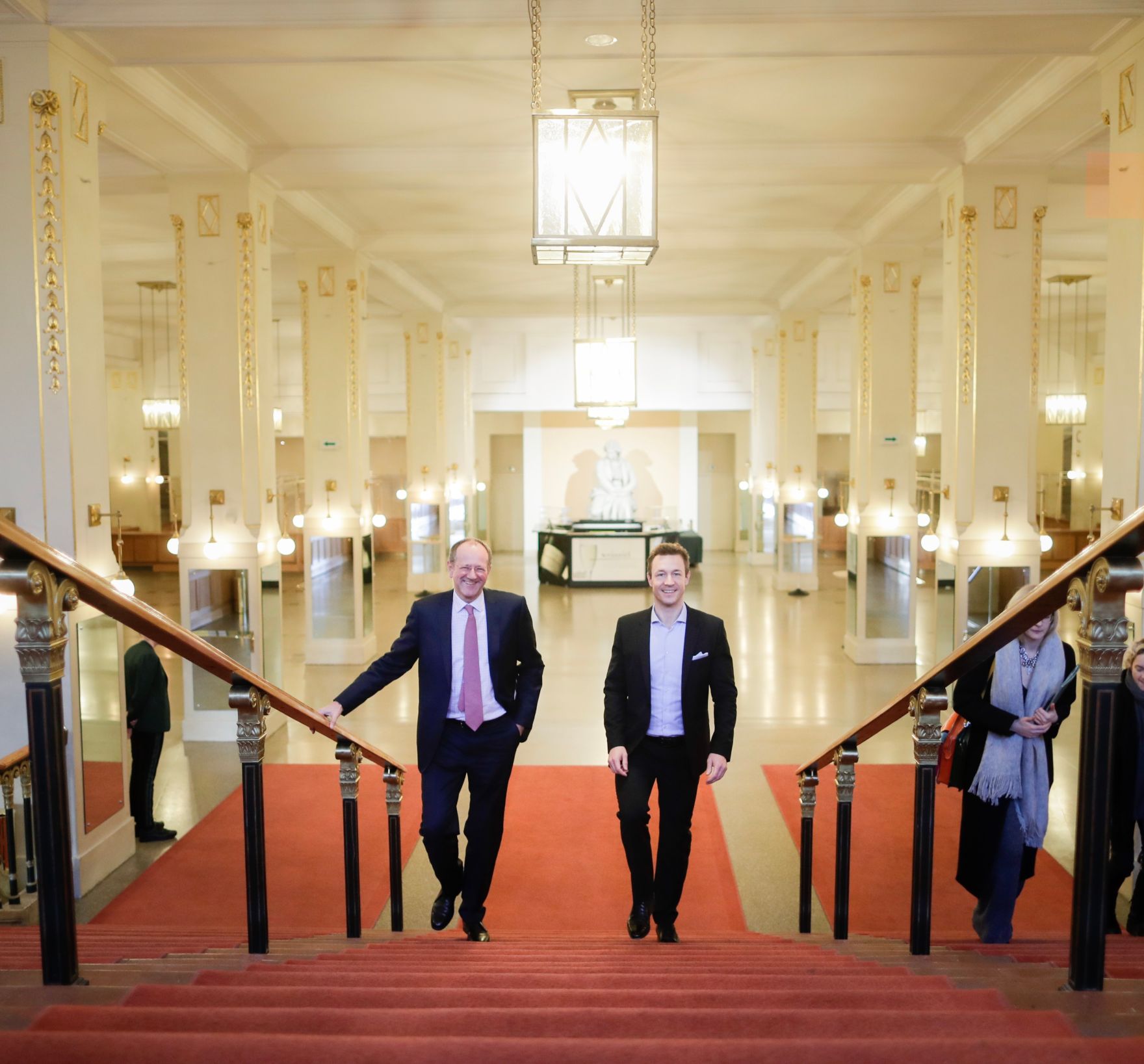 Am 5. Dezember 2018 nahm Bundesminister Gernot Bl&uuml;mel (r.) und dem Intendanten des Wiener Konzerthauses Matthias Naske (l.).