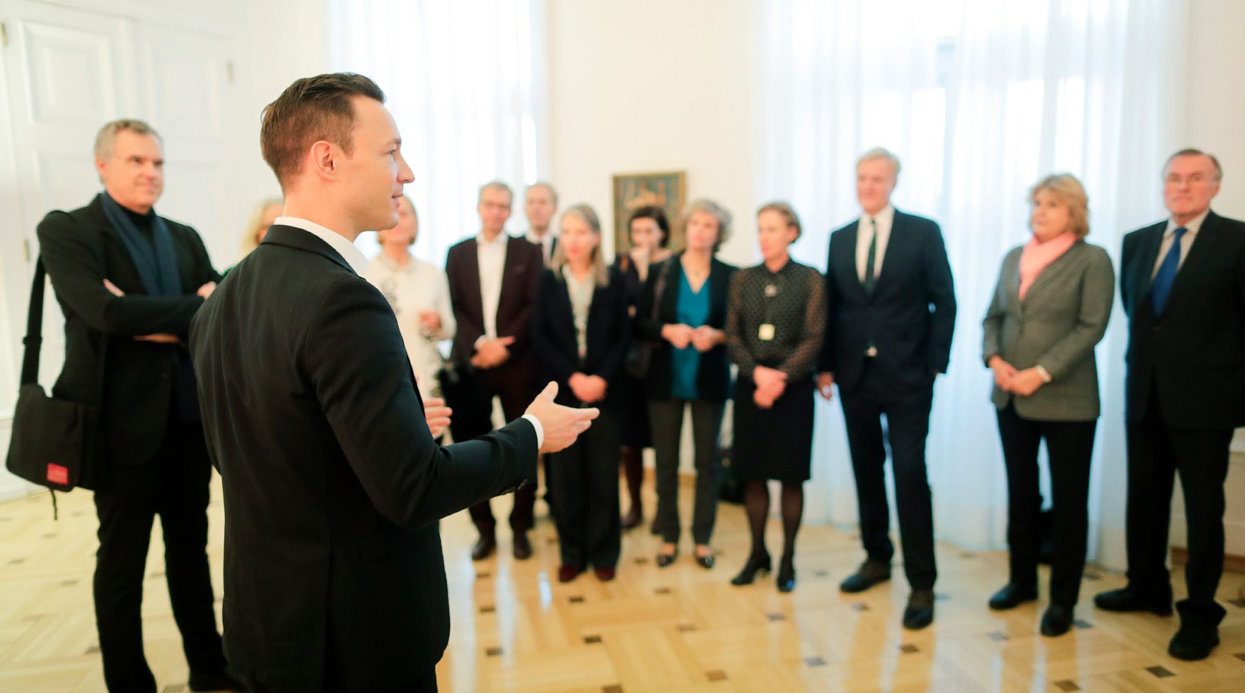 Am 10. Dezember 2018 gab Bundesminister Gernot Bl&uuml;mel (2.v.l.) bei einer Pressekonferenz Details zur geplanten BundesMuseenCard f&uuml;r 2019 bekannt. Im Bild mit dem Direktor des MAK (Museum f&uuml;r angewandte Kunst) Christoph Thun-Hohenstein (l.).