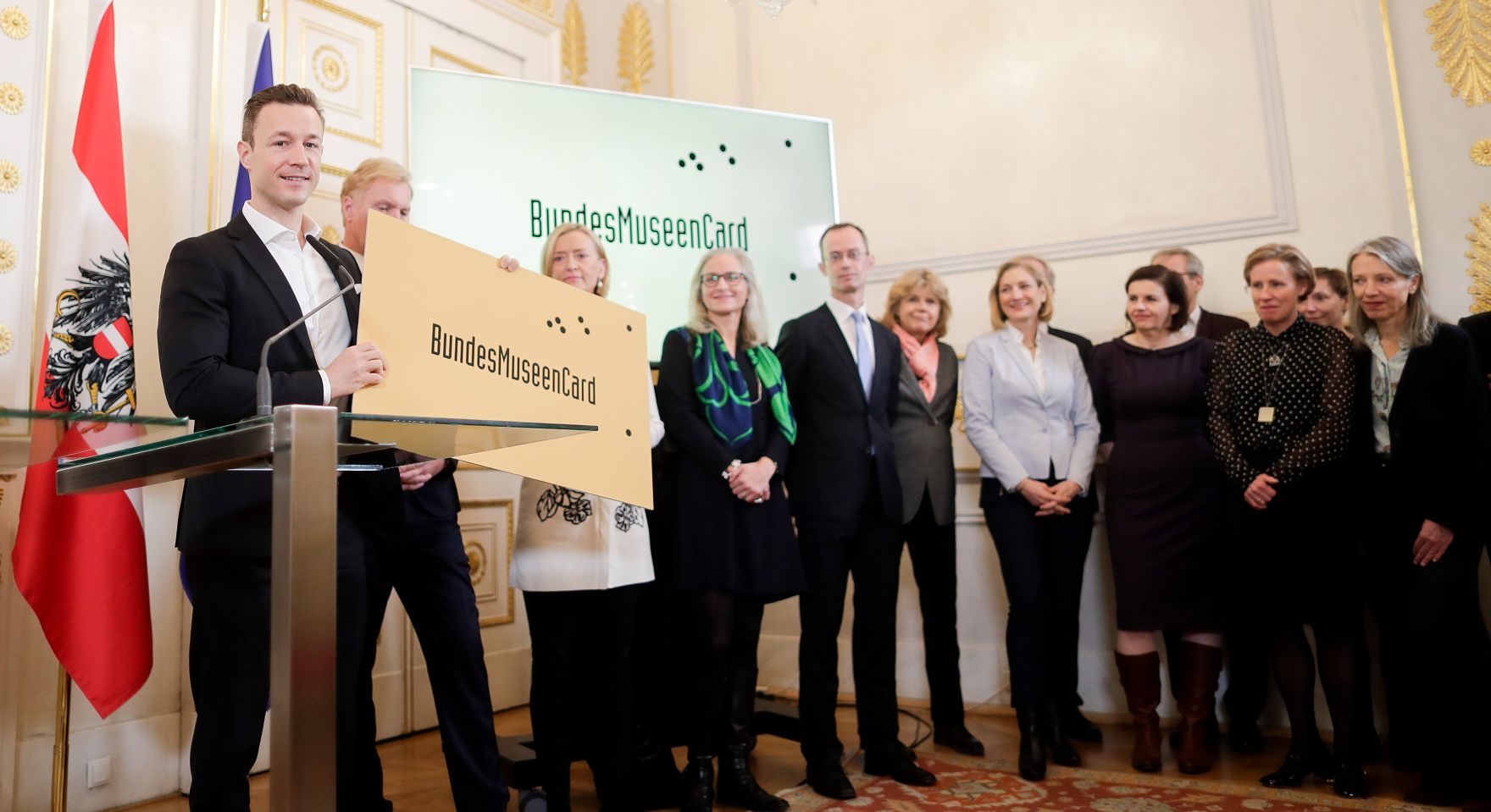 Am 10. Dezember 2018 gab Bundesminister Gernot Bl&uuml;mel (l.) bei einer Pressekonferenz Details zur geplanten BundesMuseenCard f&uuml;r 2019 bekannt.