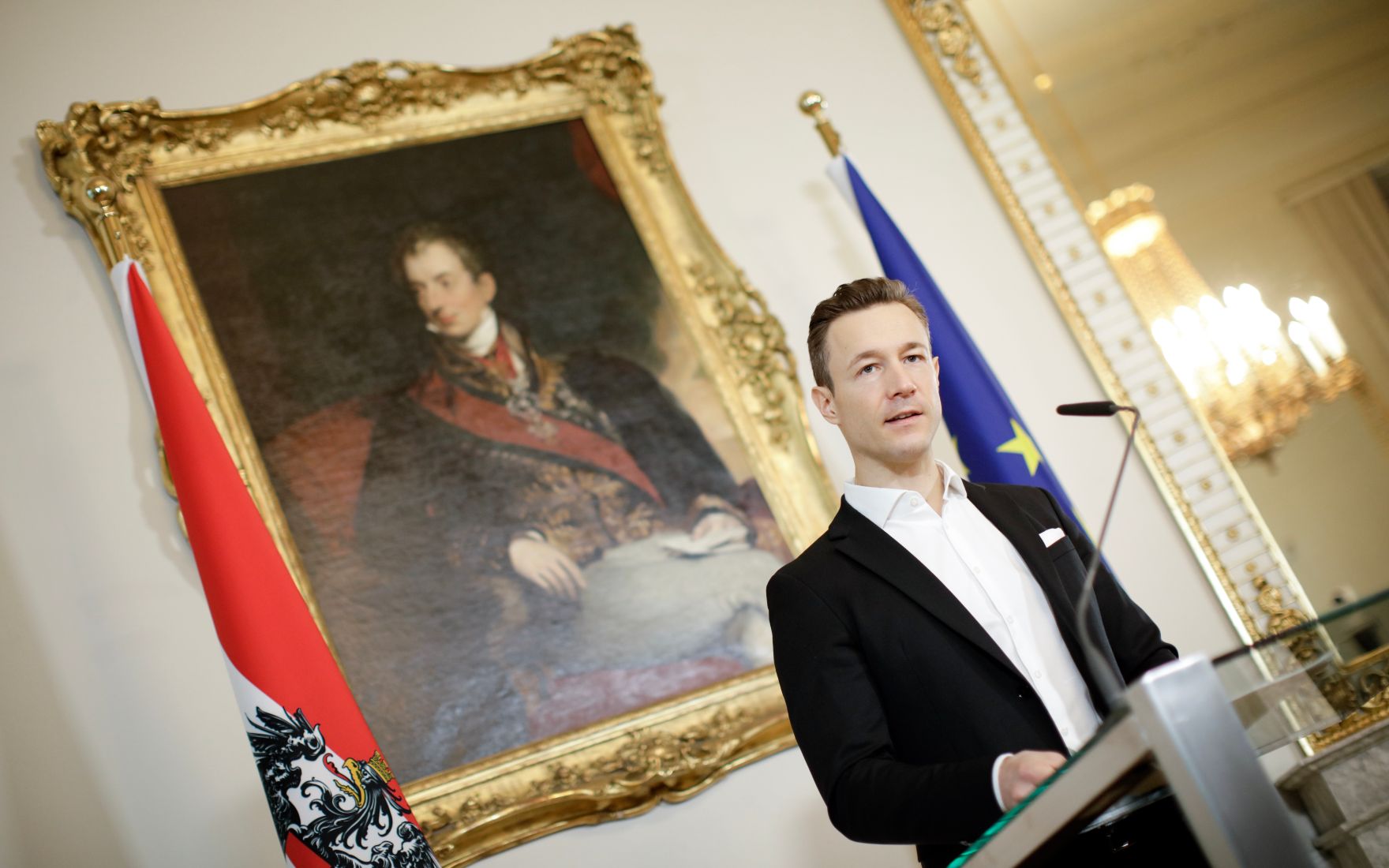 Am 14. Dezember 2018 gab Bundesminister Gernot Bl&uuml;mel (im Bild) eine Pressekonferenz zur Bilanz des ersten Jahres.