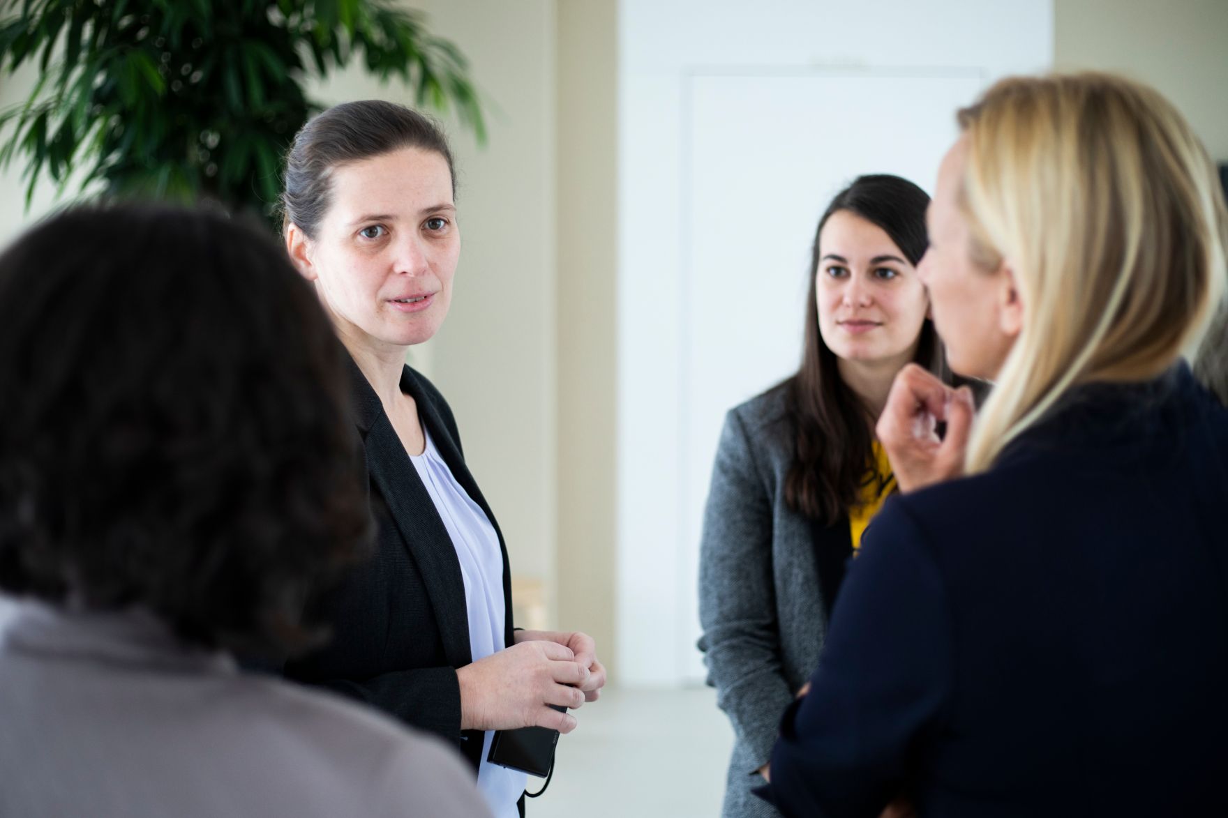 Am 7. J&auml;nner 2019 empfing Bundesministerin Juliane Bogner-Strau&szlig; (r.) die Sternsinger der Pfarre Alser Vorstadt und VertreterInnen der Katholischen Jungschar, Bundesgesch&auml;ftsf&uuml;hrerin Sigrid Kickingereder (m.l.) und Bundesvorsitzende Barbara Gr&uuml;ner (m.r.).