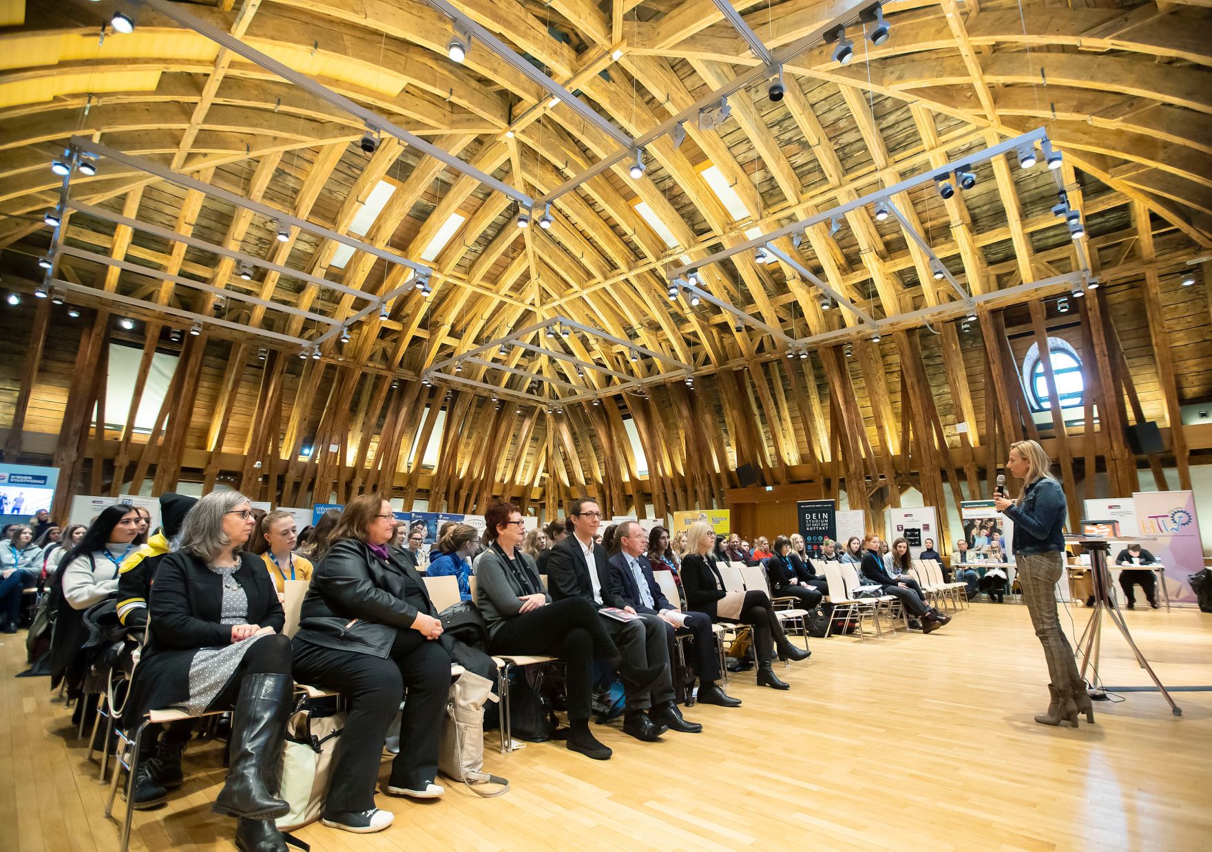Am 28. J&auml;nner 2019 er&ouml;ffnete Bundesministerin Juliane Bogner-Strau&szlig; die Frauen in der Technik - Infomesse.