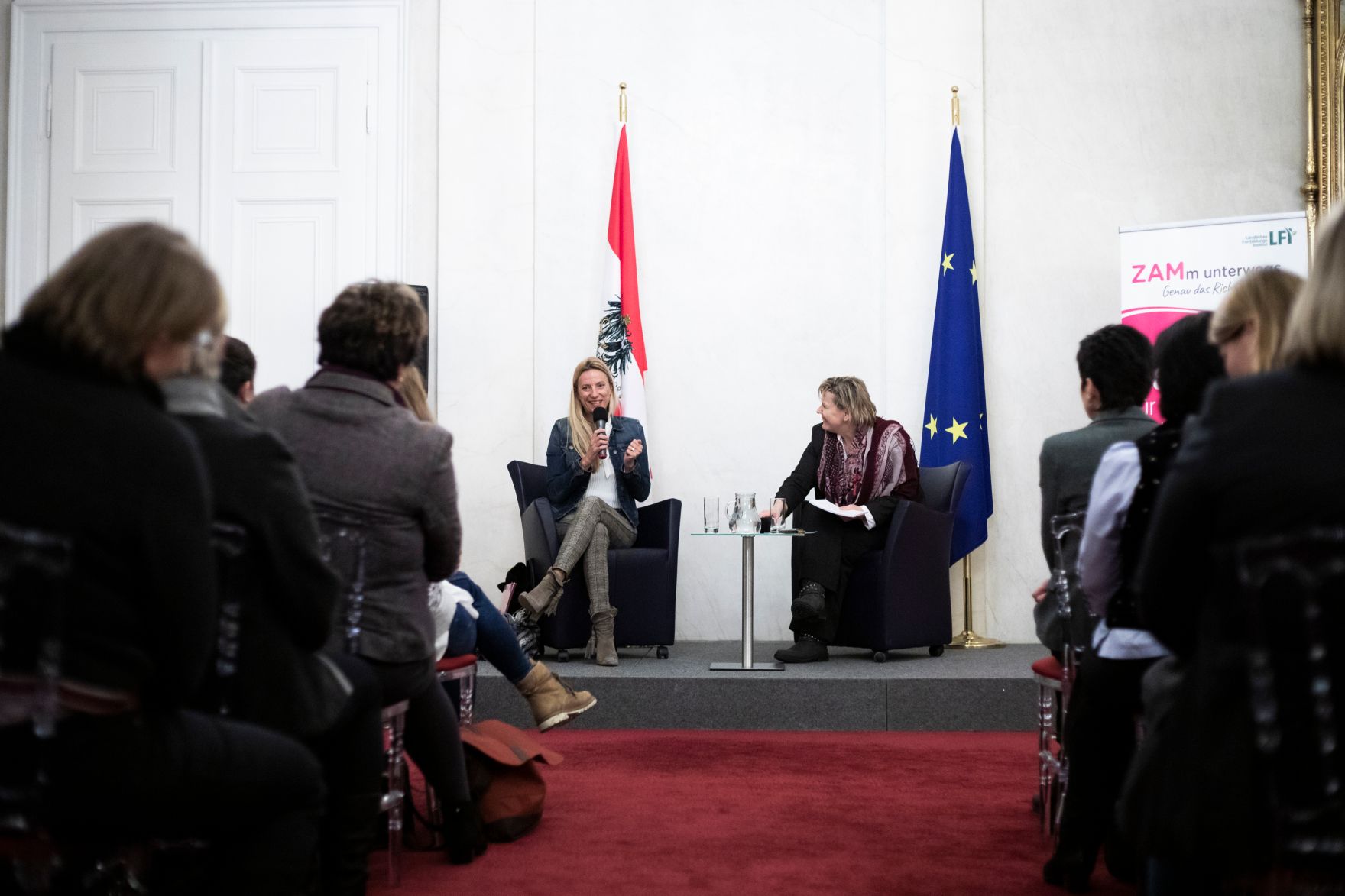 Am 28. J&auml;nner 2019 nahm Bundesministerin Juliane Bogner-Strau&szlig; (l.) an einem Kamingespr&auml;ch mit den Bundesb&auml;uerinnen teil.