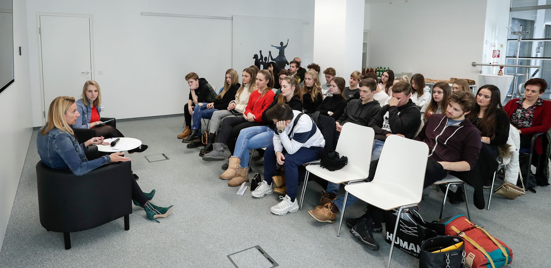 Am 29. J&auml;nner 2019 lud Bundesministerin Juliane Bogner-Strau&szlig; (im Bild) Sch&uuml;lerinnen und Sch&uuml;ler aus Salzburg zu einer Diskussionsveranstaltung in das Ministerium.