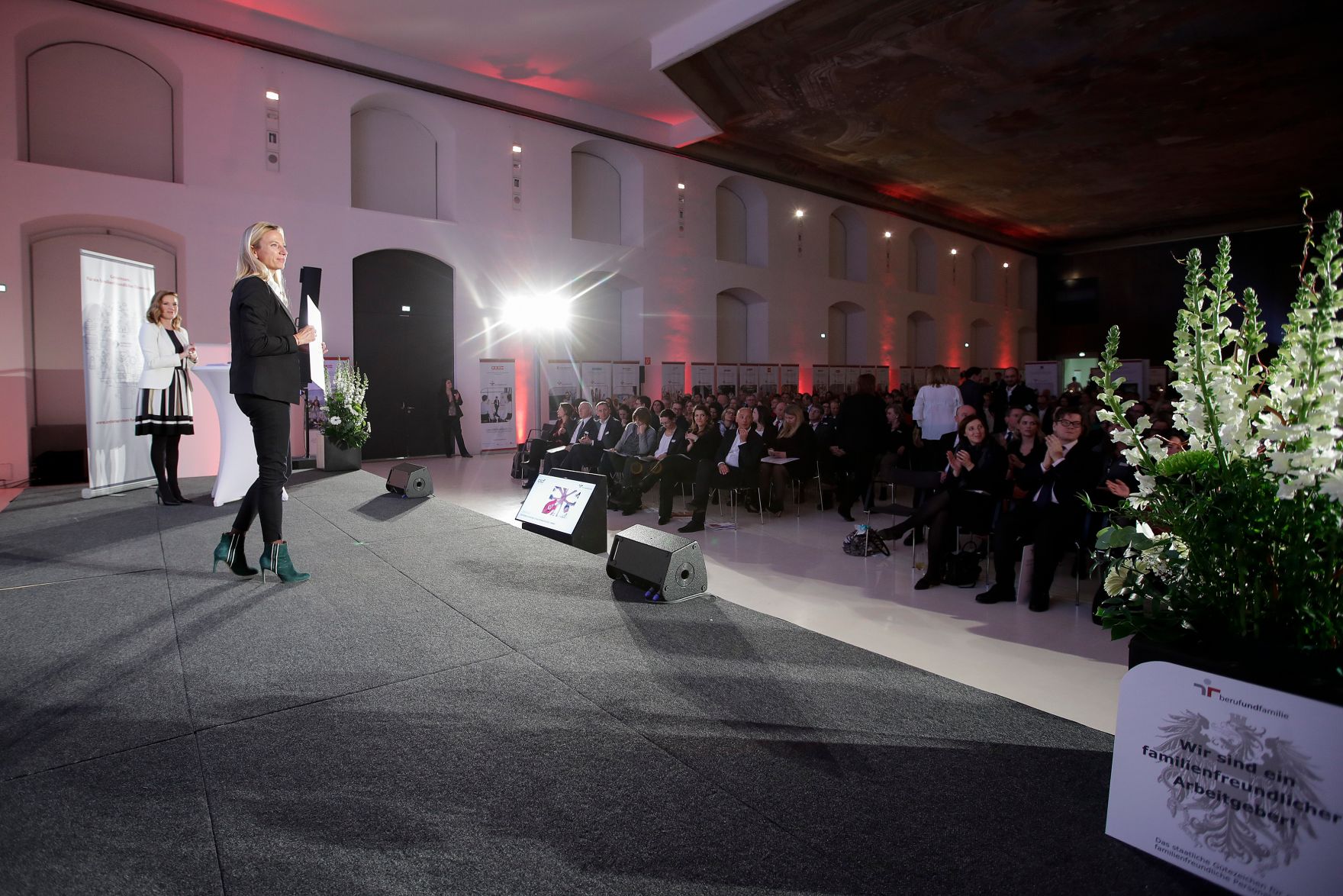 Am 29. J&auml;nner 2019 verlieh Bundesministerin Juliane Bogner-Strau&szlig; die Zertifikate f&uuml;r familienfreundliche Unternehmen.