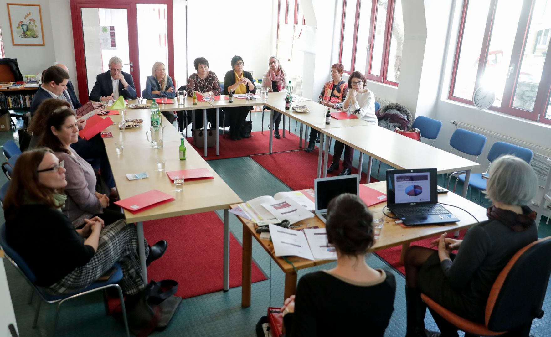 Am 4. Februar 2019 reiste Bundesministerin Juliane Bogner-Strau&szlig; anl&auml;sslich eines Bundesl&auml;ndertags ins Burgenland. Im Bild zu Besuch bei der Frauen-, M&auml;dchen- und Familienberatungsstelle Oberwart.