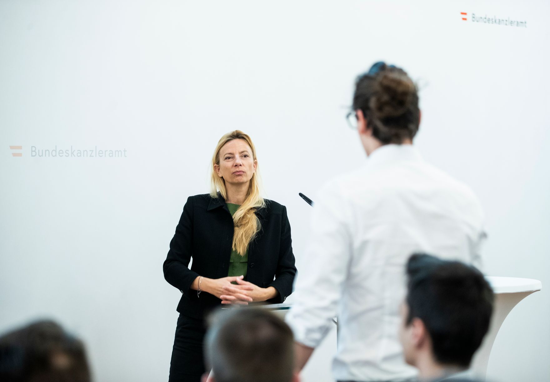 Am 28. Februar 2019 empfing Bundesministerin Juliane Bogner-Strau&szlig; (im Bild) Sch&uuml;lerinnen und Sch&uuml;ler der Initiative "Sch&uuml;lerInnen gestalten Wandel".