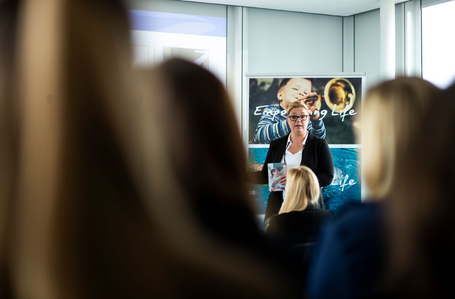 Am 28. Februar 2019 besuchte Bundesministerin Juliane Bogner-Strau&szlig; den Pharmakonzern Sanofi.