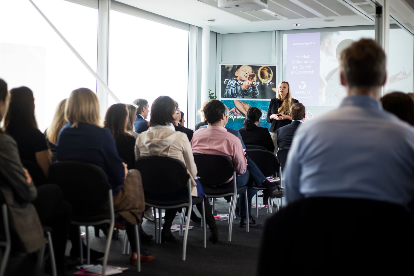 Am 28. Februar 2019 besuchte Bundesministerin Juliane Bogner-Strau&szlig; (im Bild) den Pharmakonzern Sanofi.