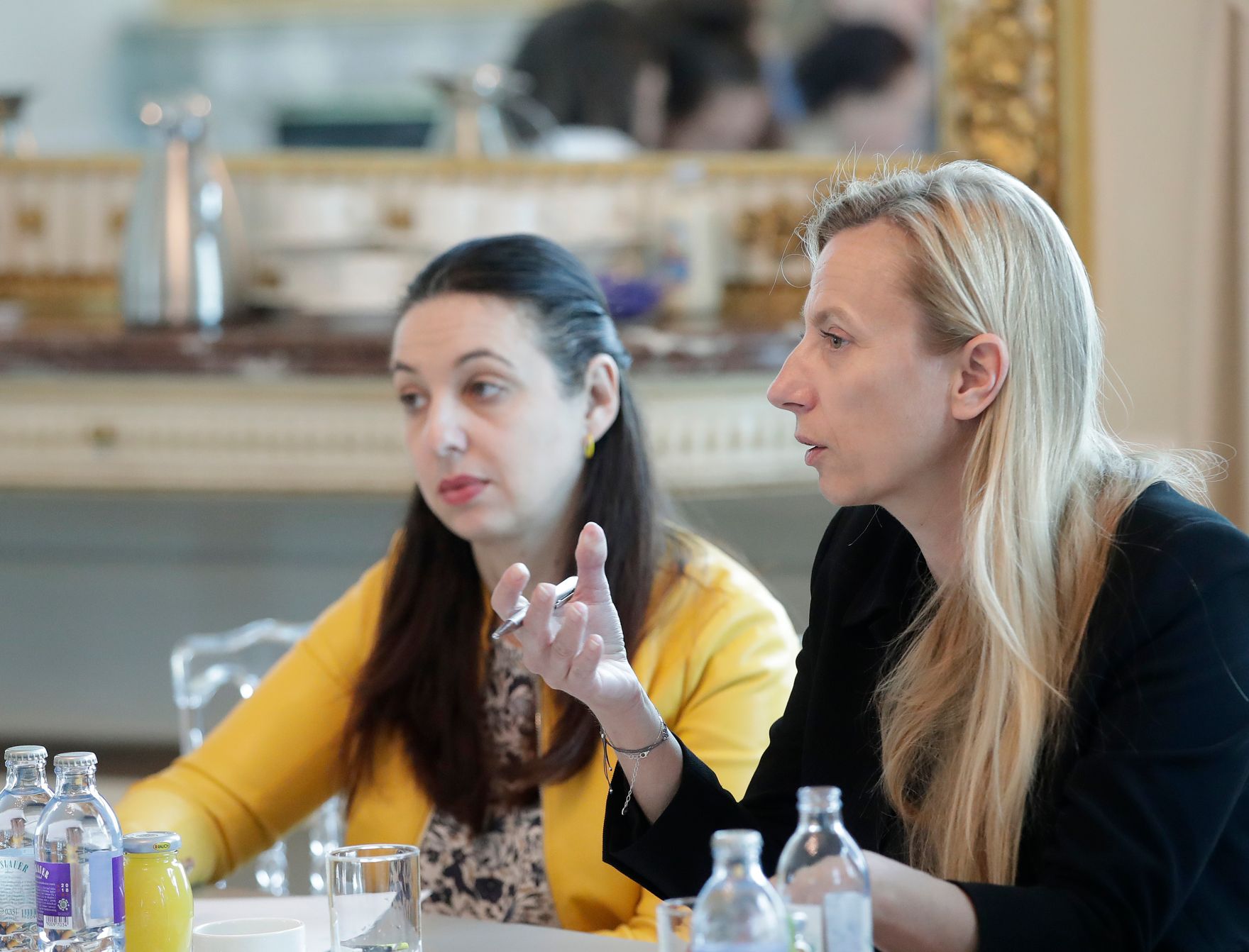 Am 28. M&auml;rz 2019 lud Bundesministerin Juliane Bogner-Strau&szlig; (r.) die zust&auml;ndigen Frauenlandesr&auml;tinnen zum Gewaltschutz-Gipfel ins Bundeskanzleramt.