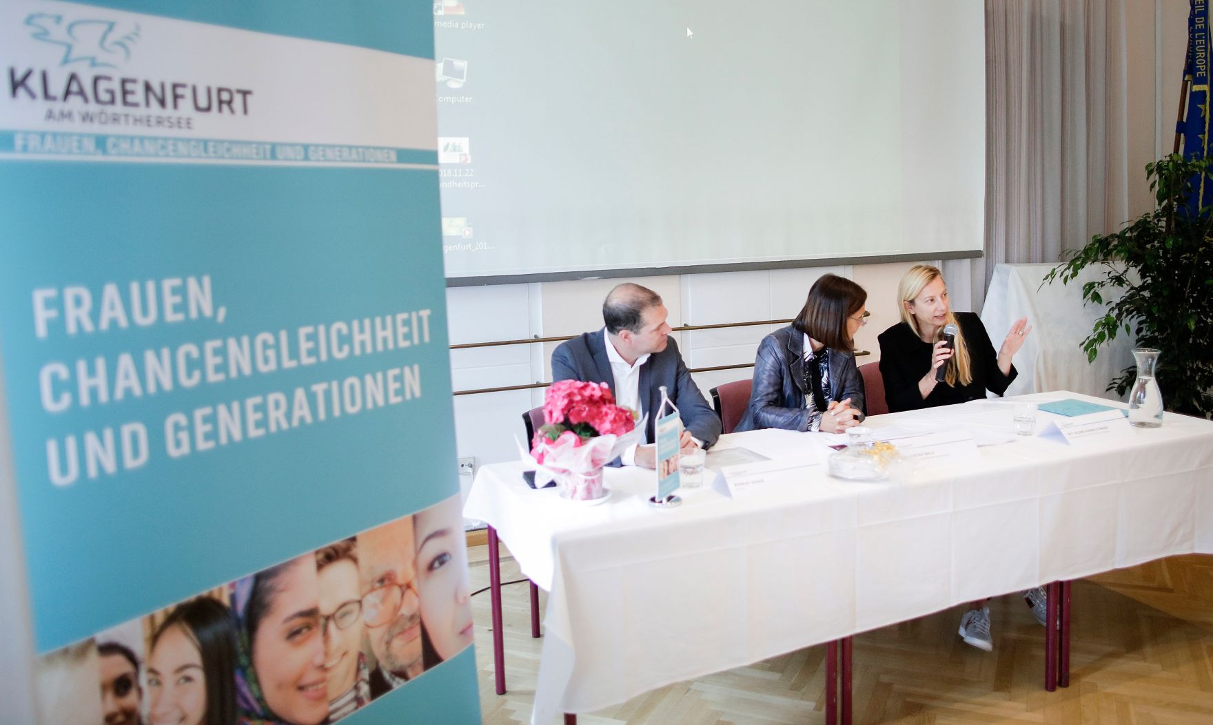 Am 30. April 2019 reiste Bundesministerin Juliane Bogner-Strau&szlig; anl&auml;sslich eines Bundesl&auml;ndertags nach K&auml;rnten. Im Bild beim Get together mit dem Klagenfurter Familienforum.