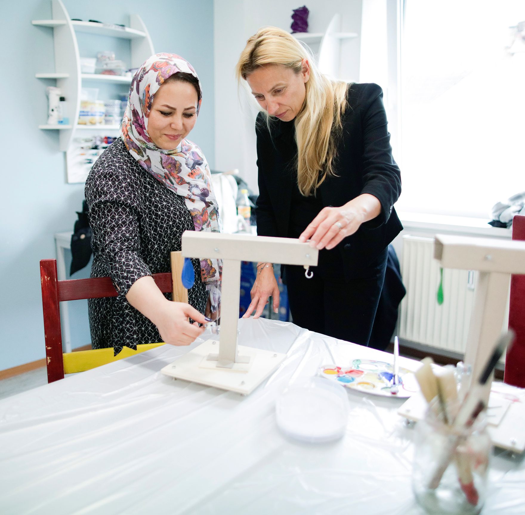 Am 30. April 2019 reiste Bundesministerin Juliane Bogner-Strau&szlig; (r.) anl&auml;sslich eines Bundesl&auml;ndertags nach K&auml;rnten. Im Bild beim Besuch des M&auml;dchen Zentrum Klagenfurt.
